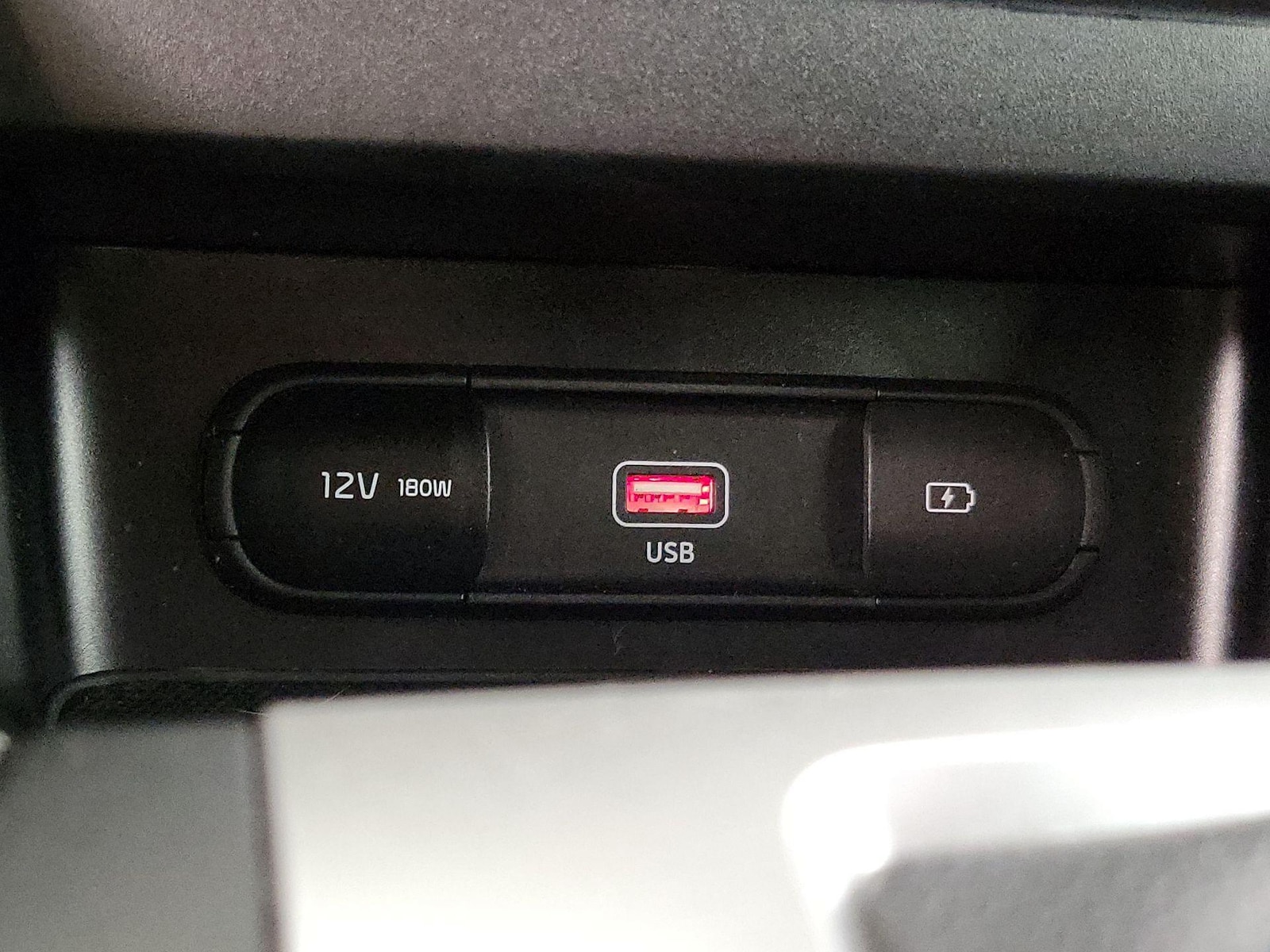 2024 Kia Forte GT-Line - Photo 19