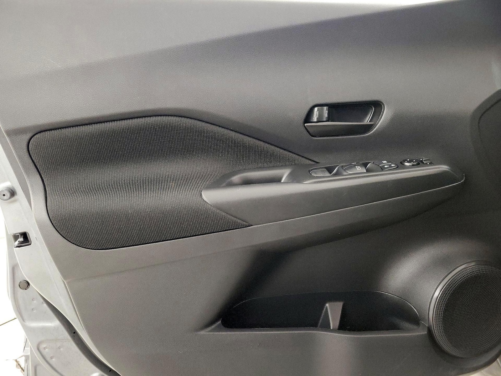 2025 Nissan KICKS PLAY Base - Photo 13