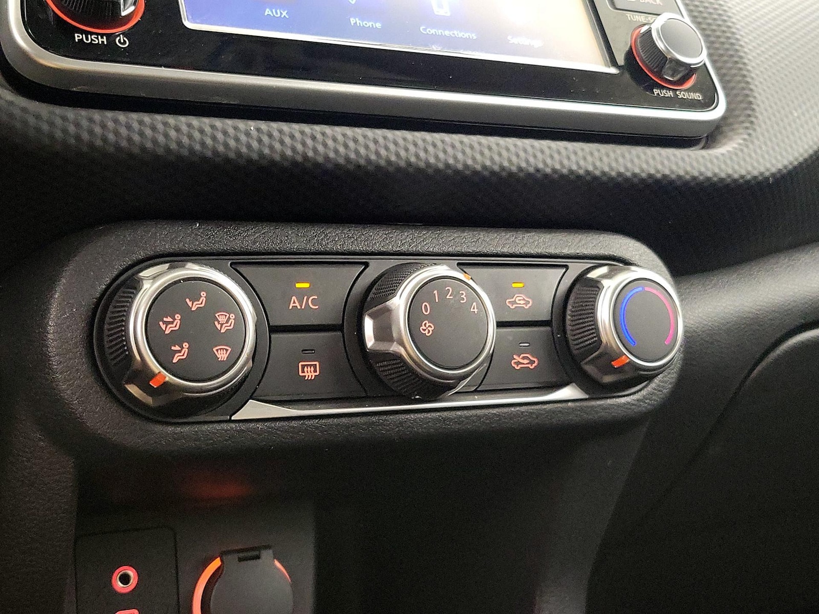 2025 Nissan KICKS PLAY Base - Photo 17