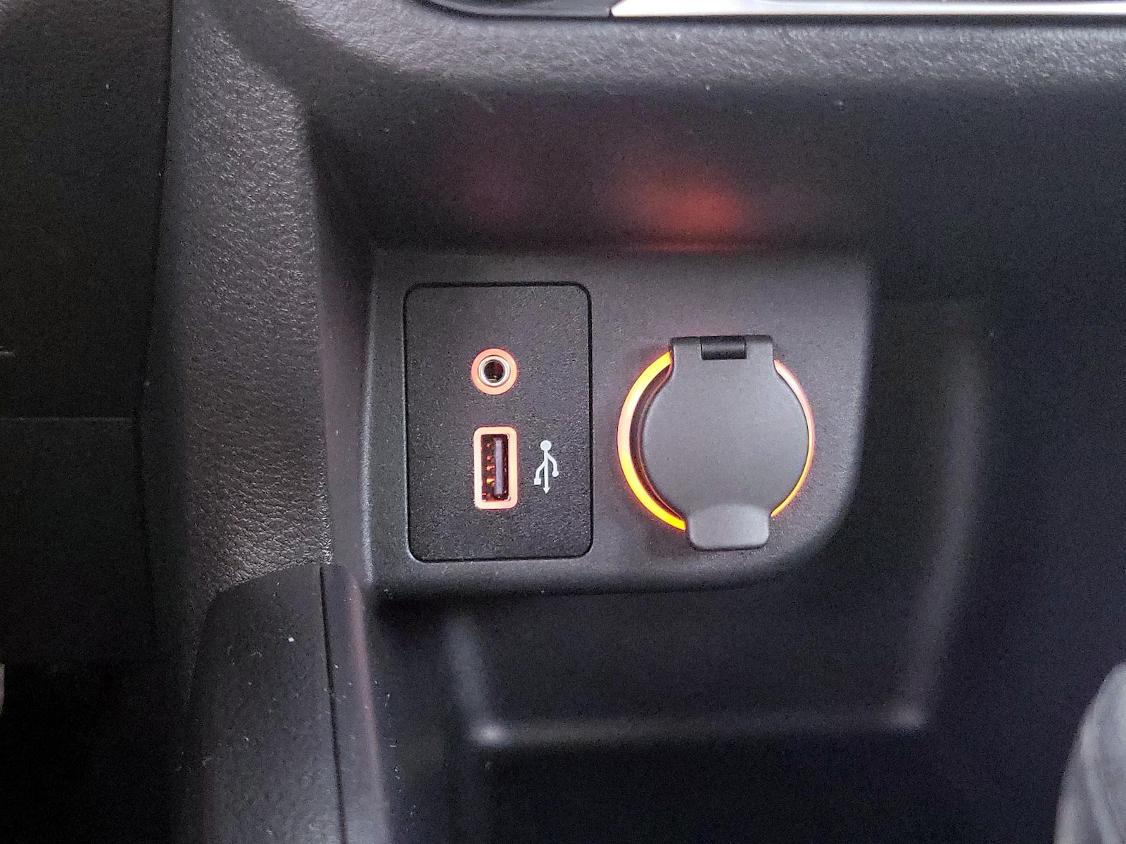 2025 Nissan KICKS PLAY Base - Photo 19
