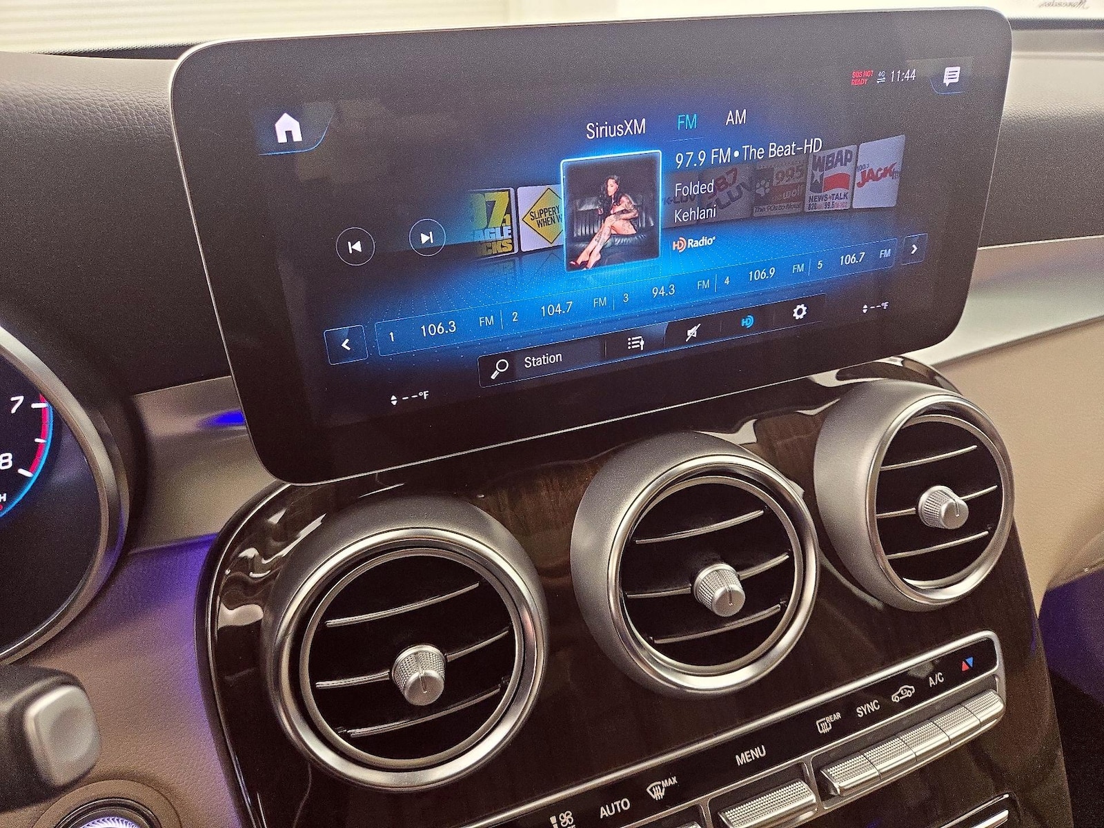 2022 Mercedes-Benz GLC GLC300 - Photo 14