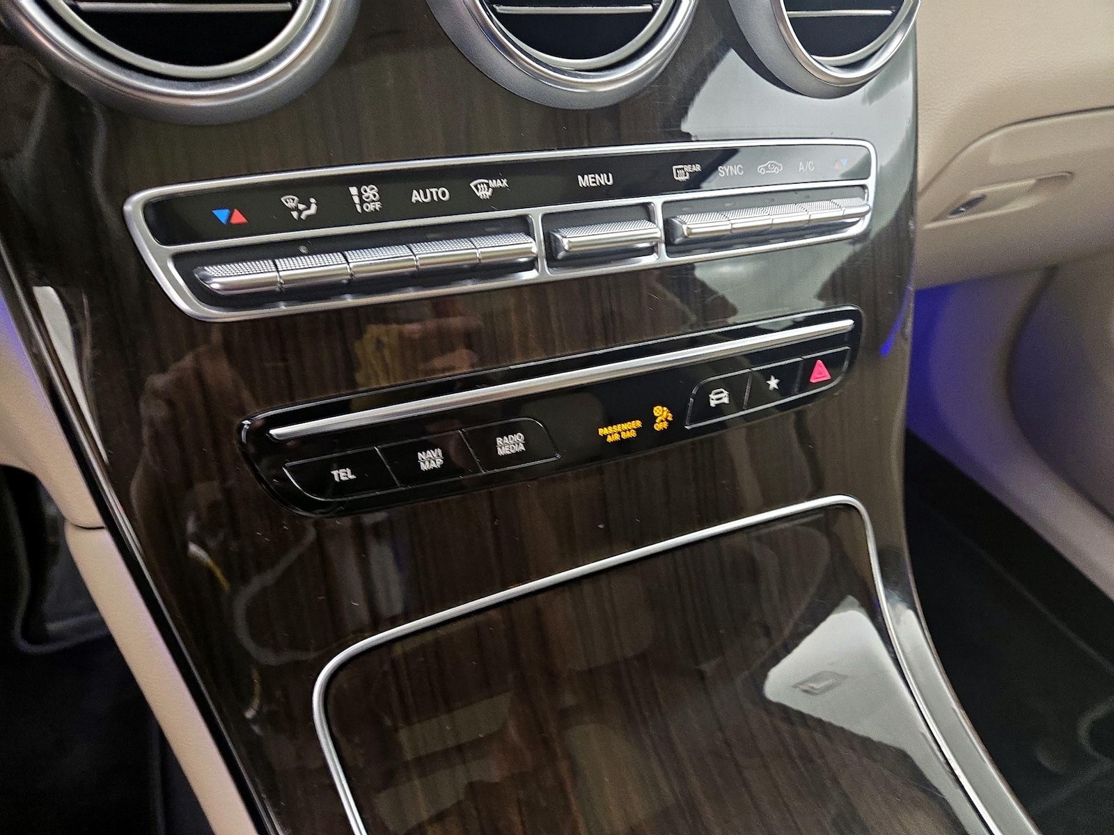 2022 Mercedes-Benz GLC GLC300 - Photo 15