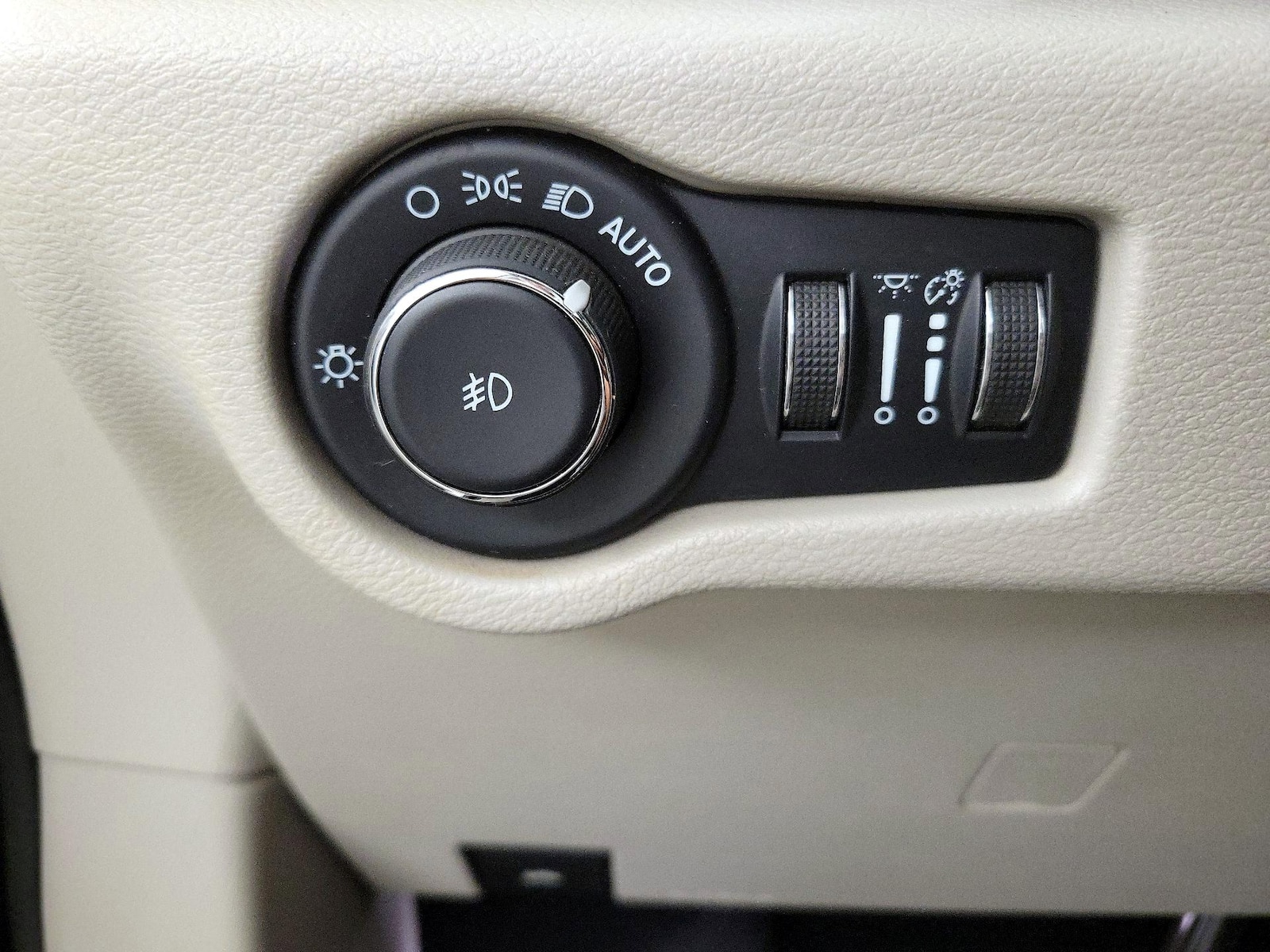 2021 Chrysler Pacifica Limited - Photo 14