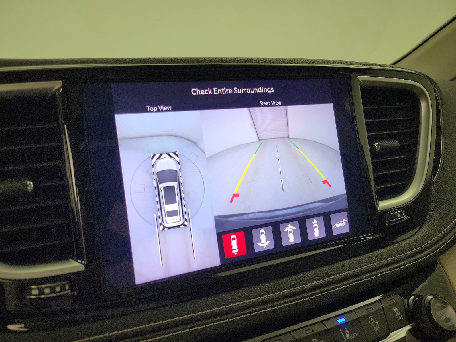 2021 Chrysler Pacifica Limited - Photo 16