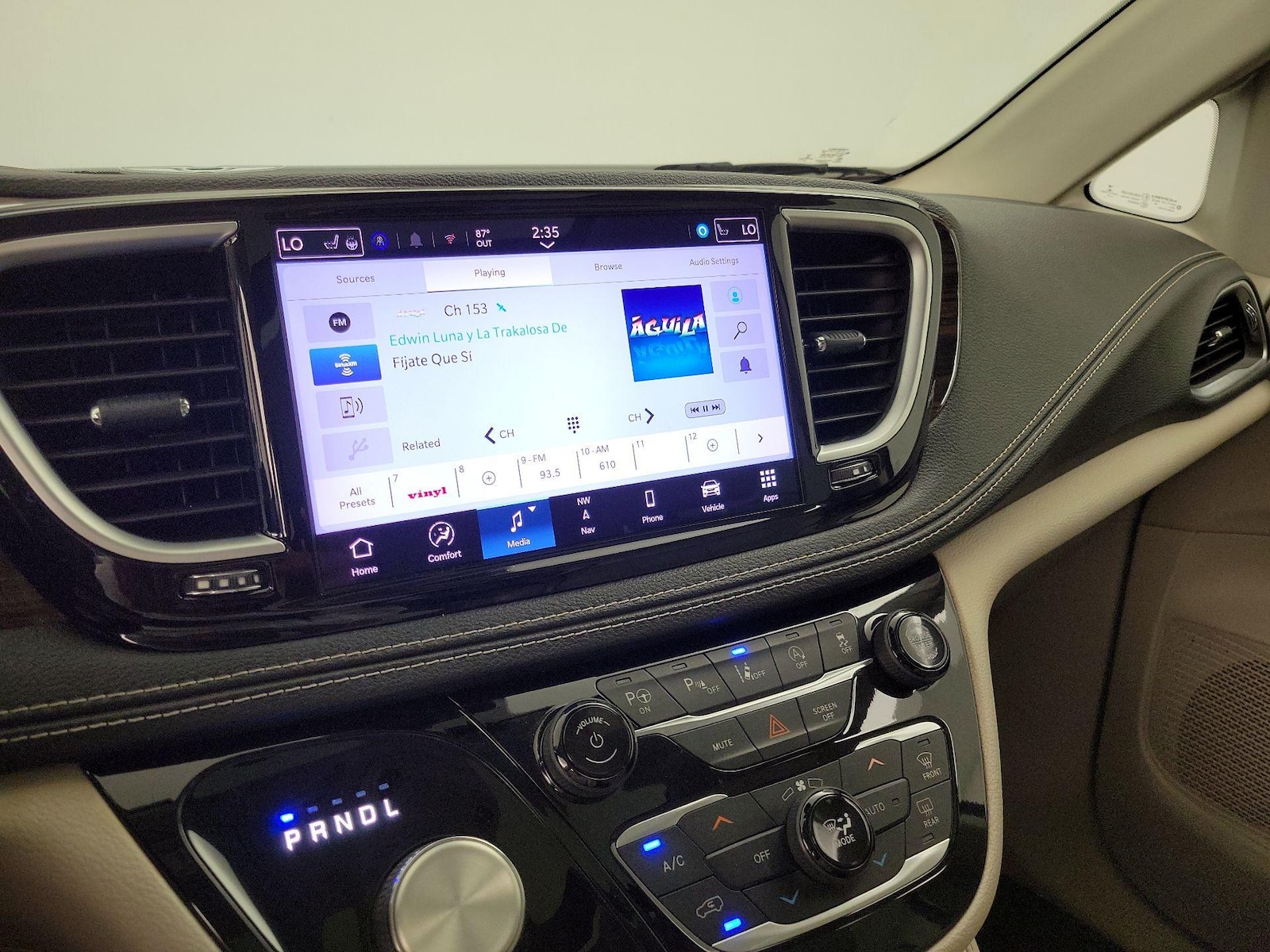 2021 Chrysler Pacifica Limited - Photo 17