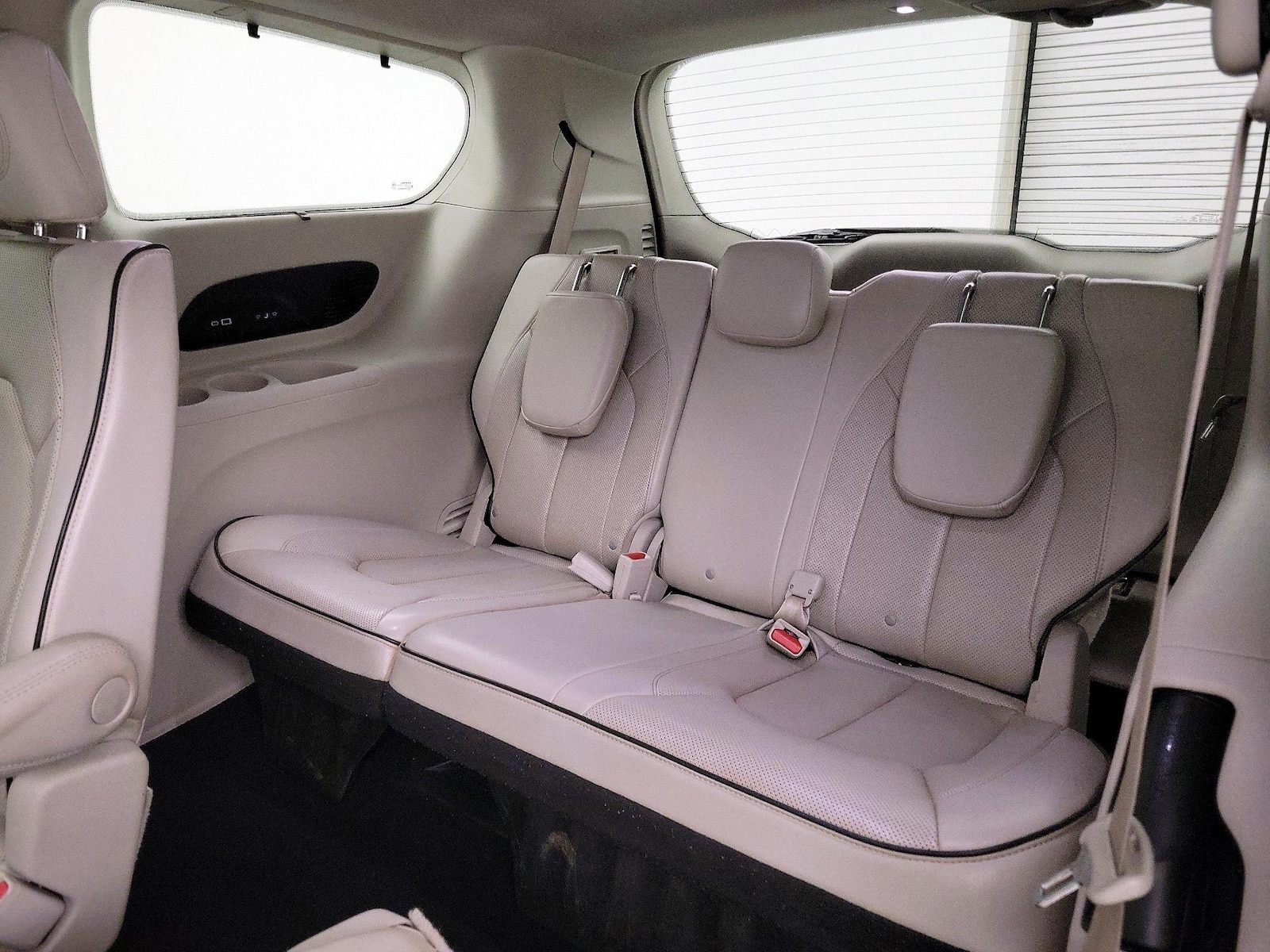 2021 Chrysler Pacifica Limited - Photo 23