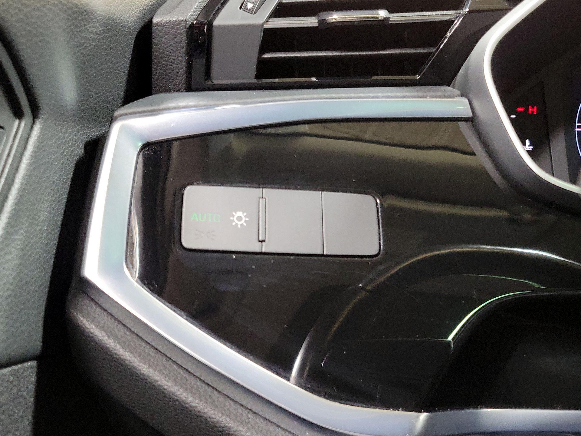Thumbnail: 2021 Audi Q3 - 13