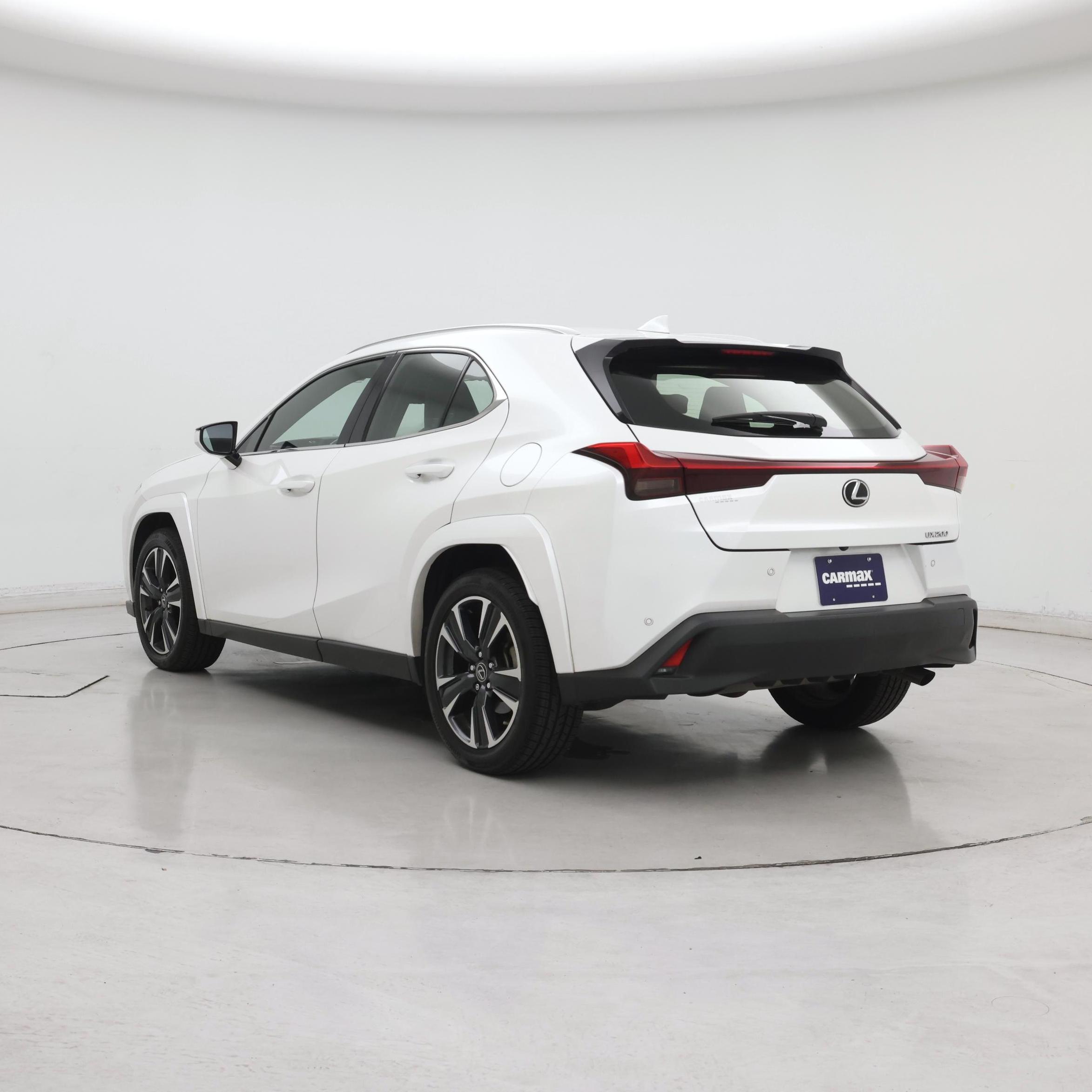 Thumbnail: 2022 Lexus UX - 2