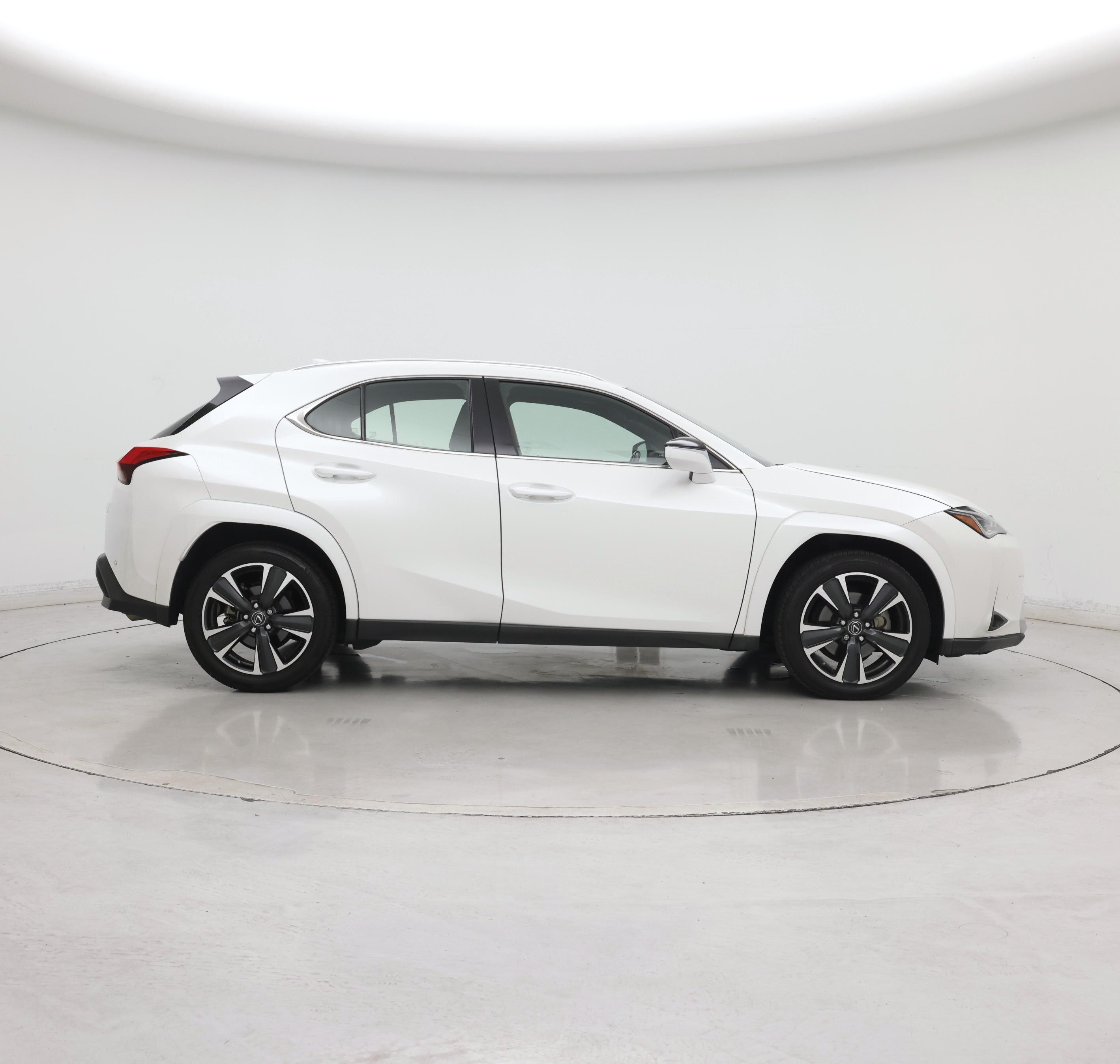 Thumbnail: 2022 Lexus UX - 7