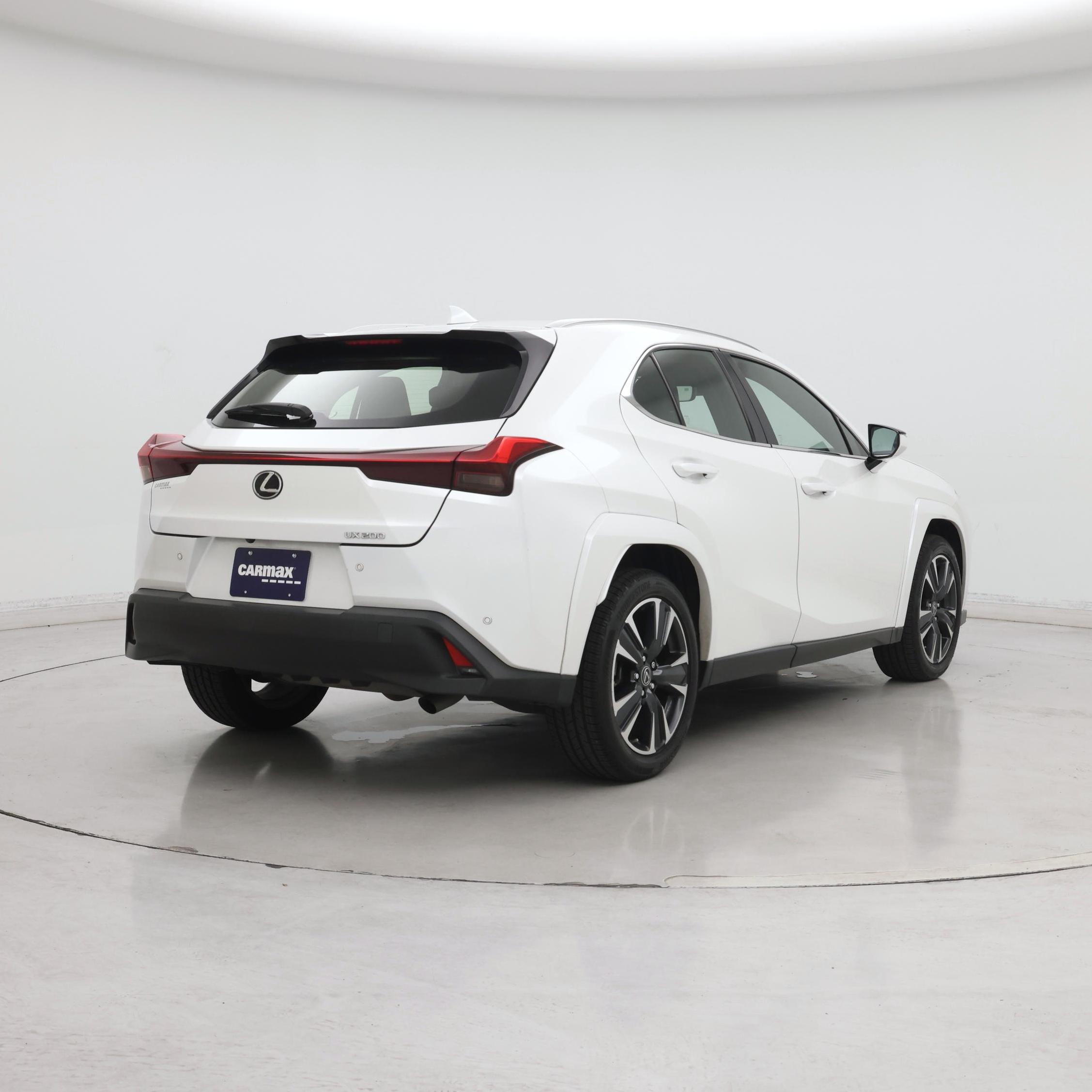 Thumbnail: 2022 Lexus UX - 8