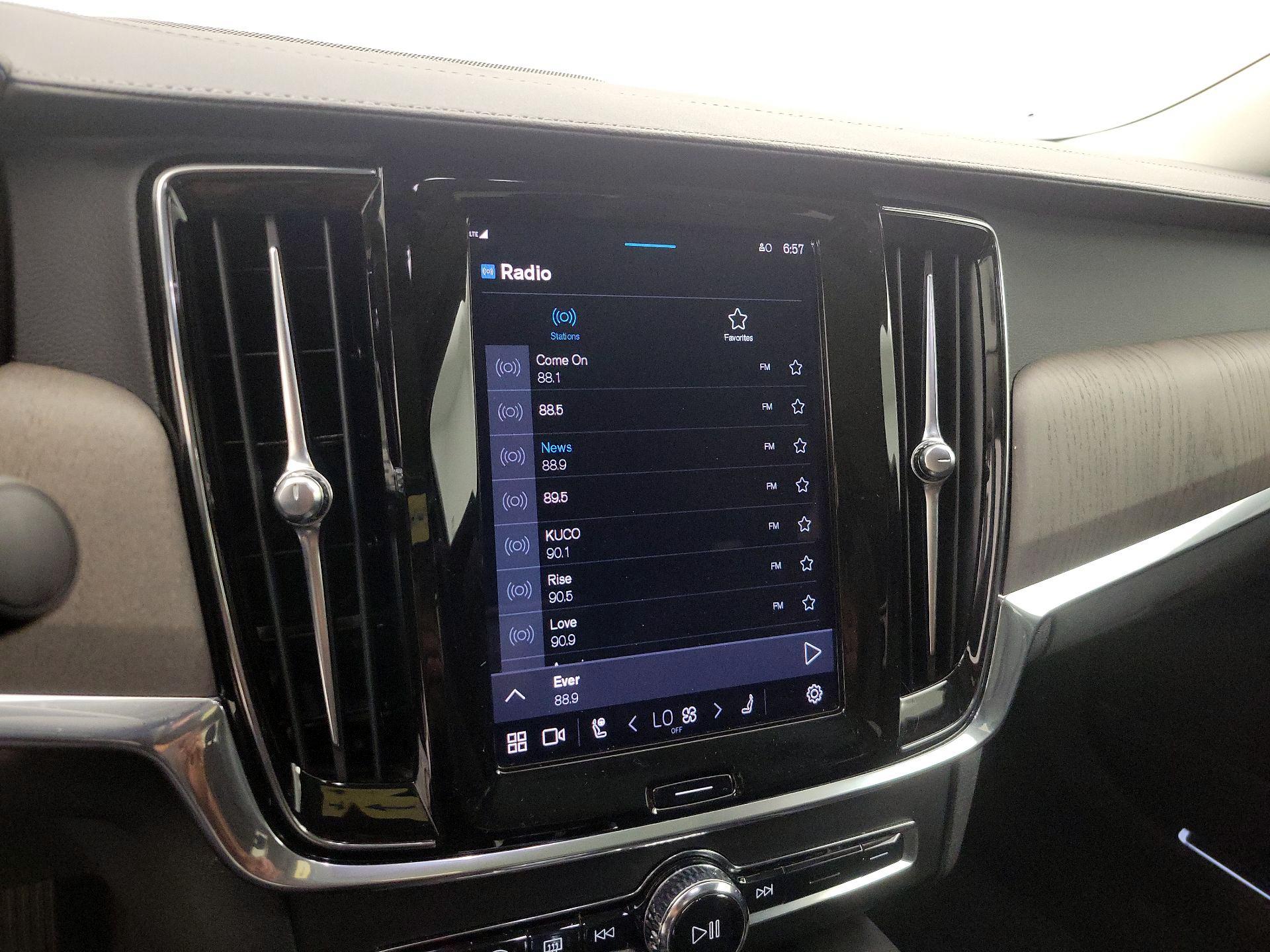 Thumbnail: 2022 Volvo S90 - 15