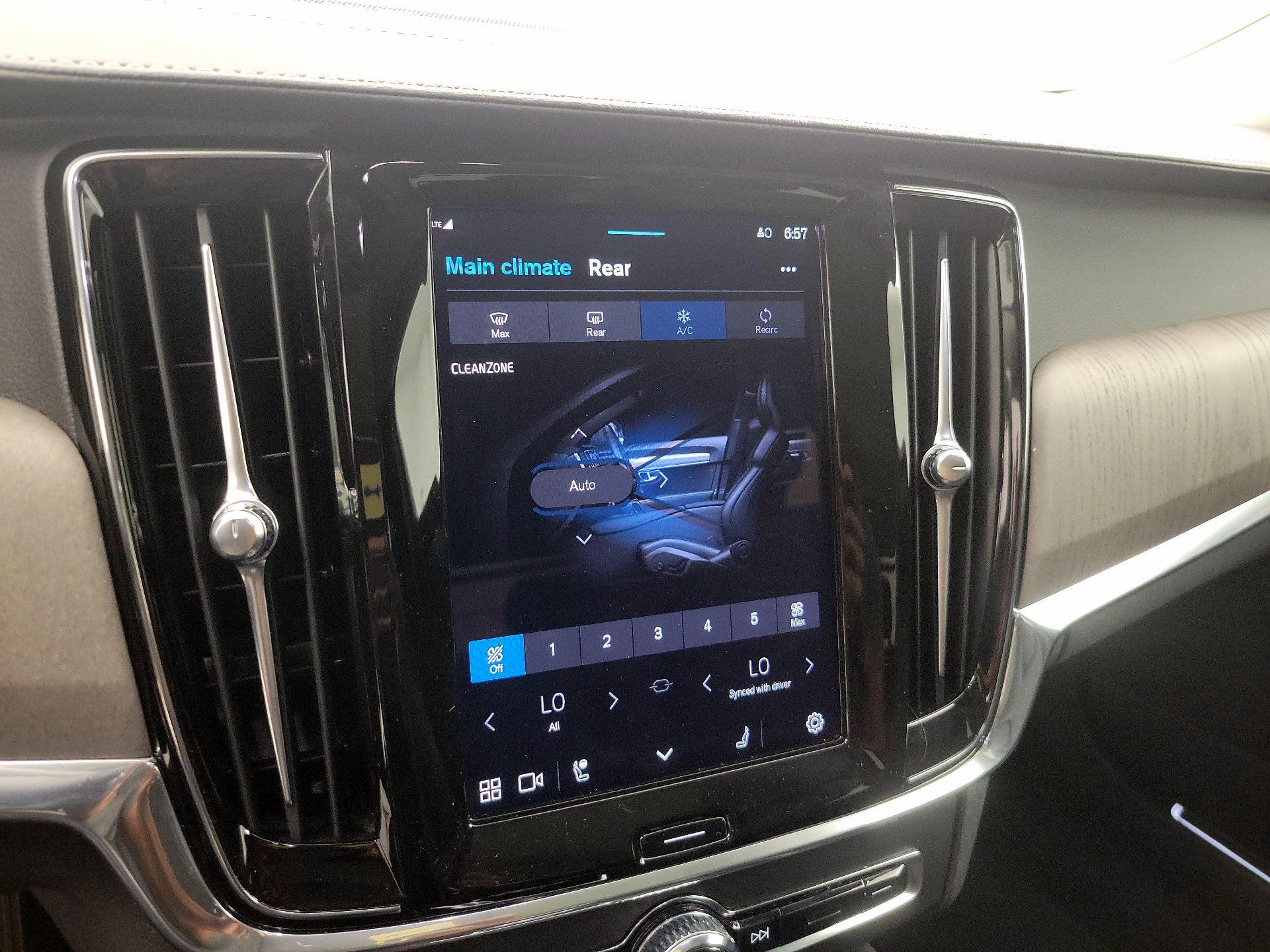 Thumbnail: 2022 Volvo S90 - 16