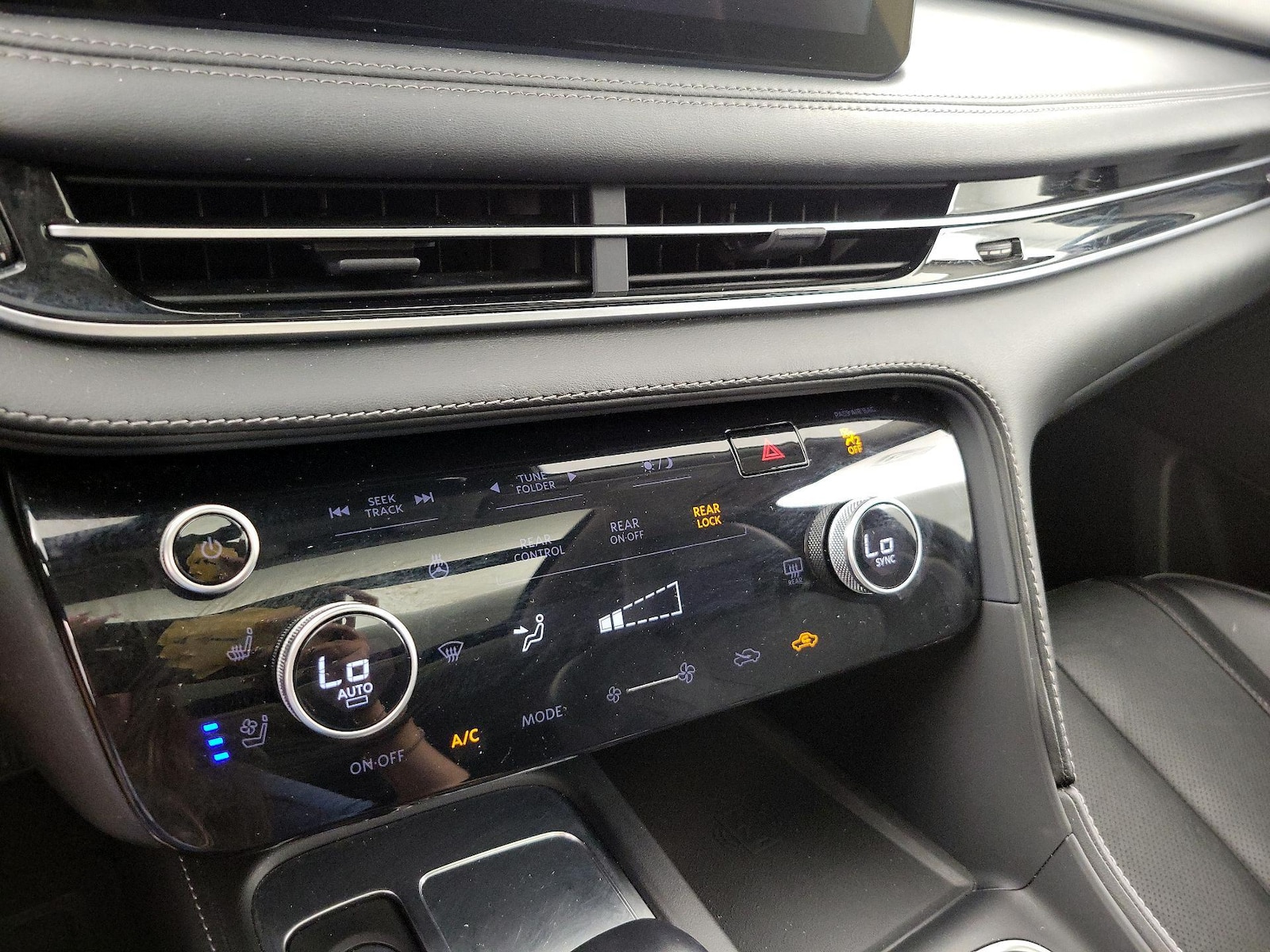 2024 INFINITI QX60 LUXE - Photo 18