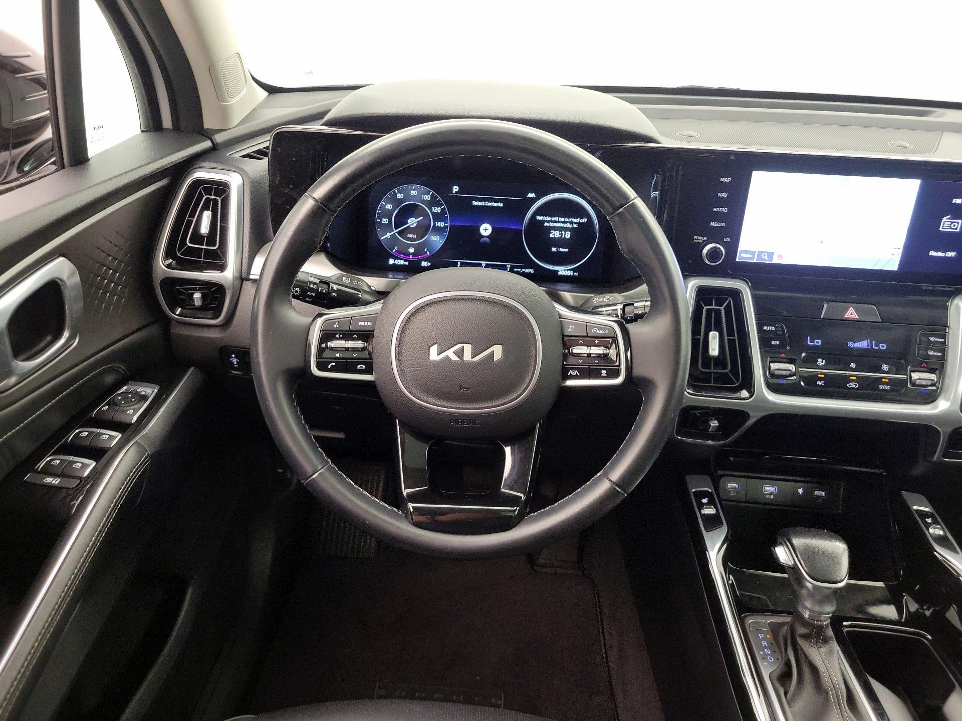 Thumbnail: 2023 Kia Sorento - 10