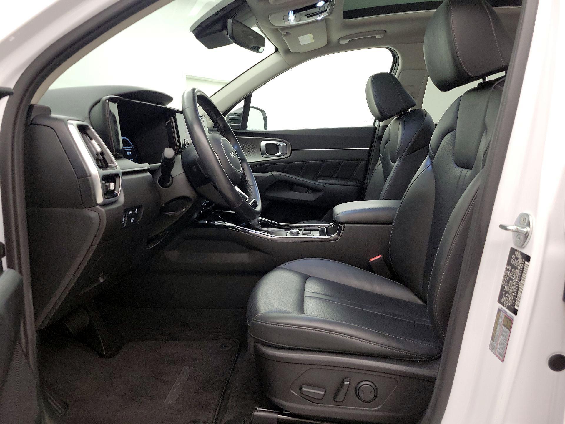 Thumbnail: 2023 Kia Sorento - 11