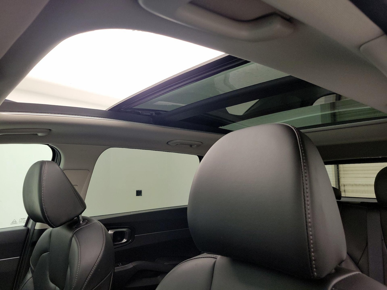 2024 Kia Sorento S - Photo 21