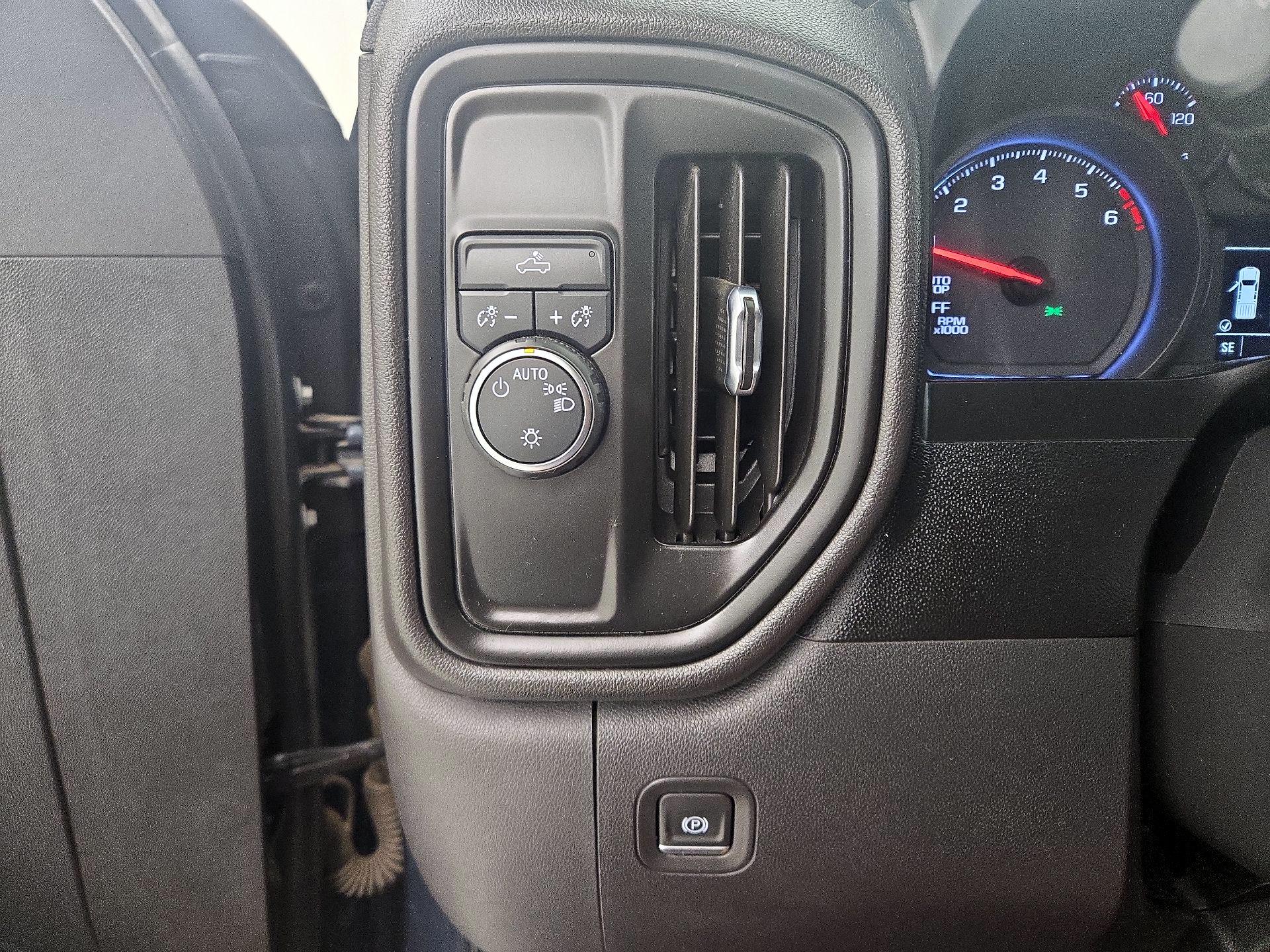 Thumbnail: 2021 Chevrolet Silverado 1500 - 13