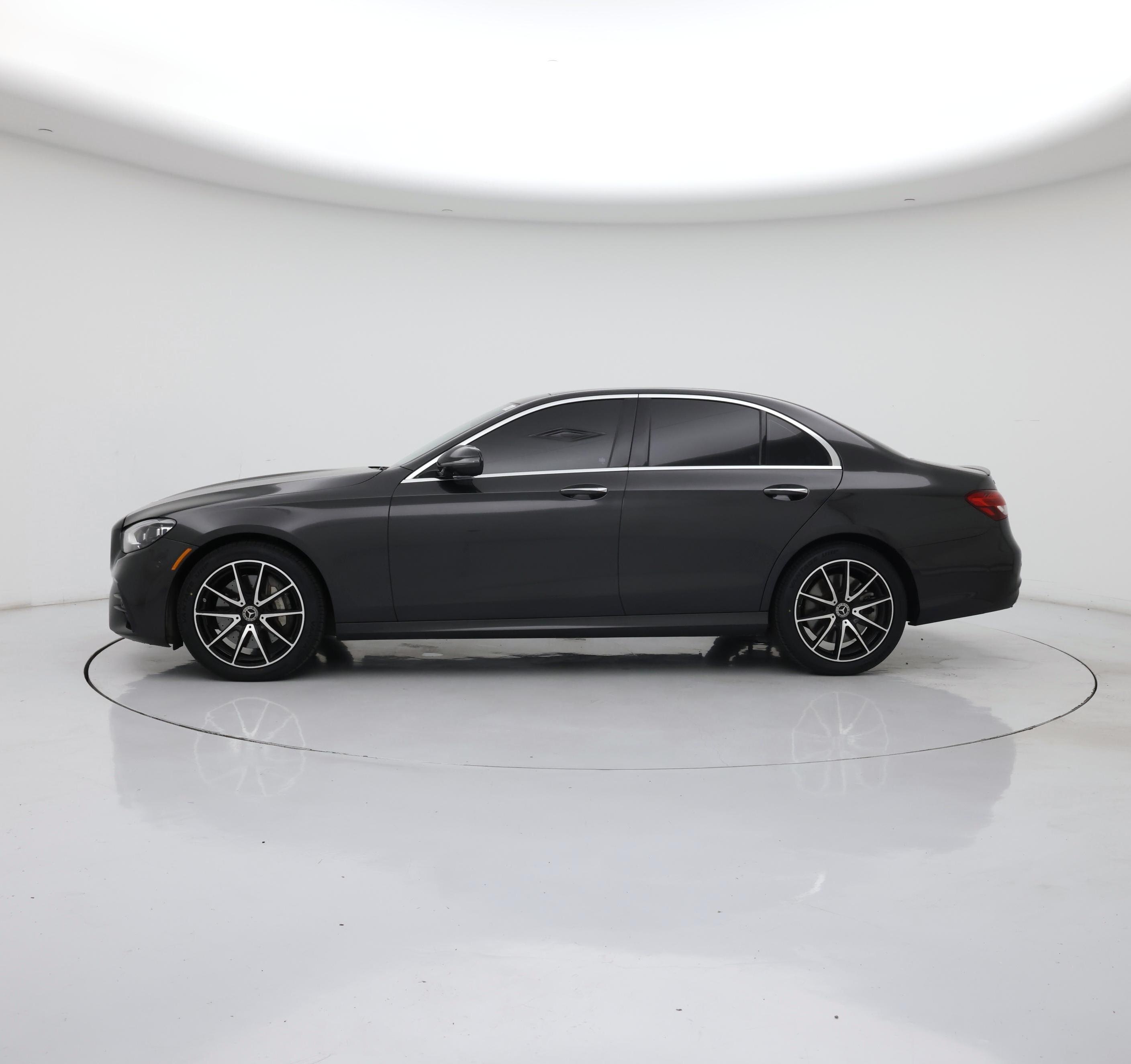 Thumbnail: 2021 Mercedes-Benz E-Class - 3