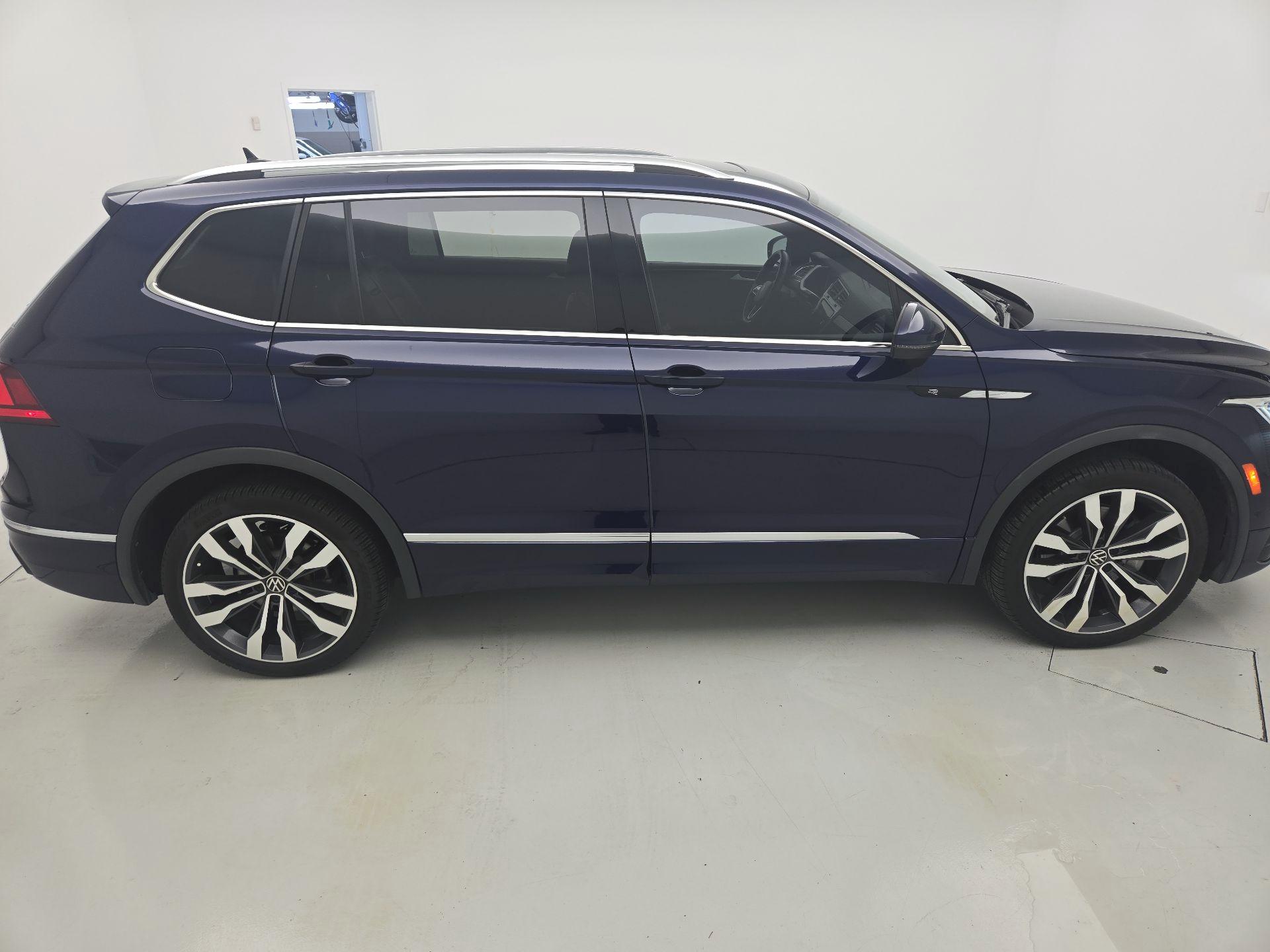 Thumbnail: 2022 Volkswagen Tiguan - 4