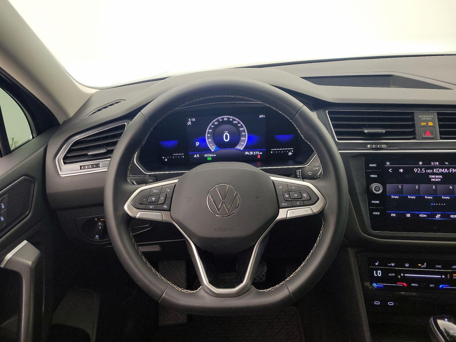 2022 Volkswagen Tiguan SE - Photo 11