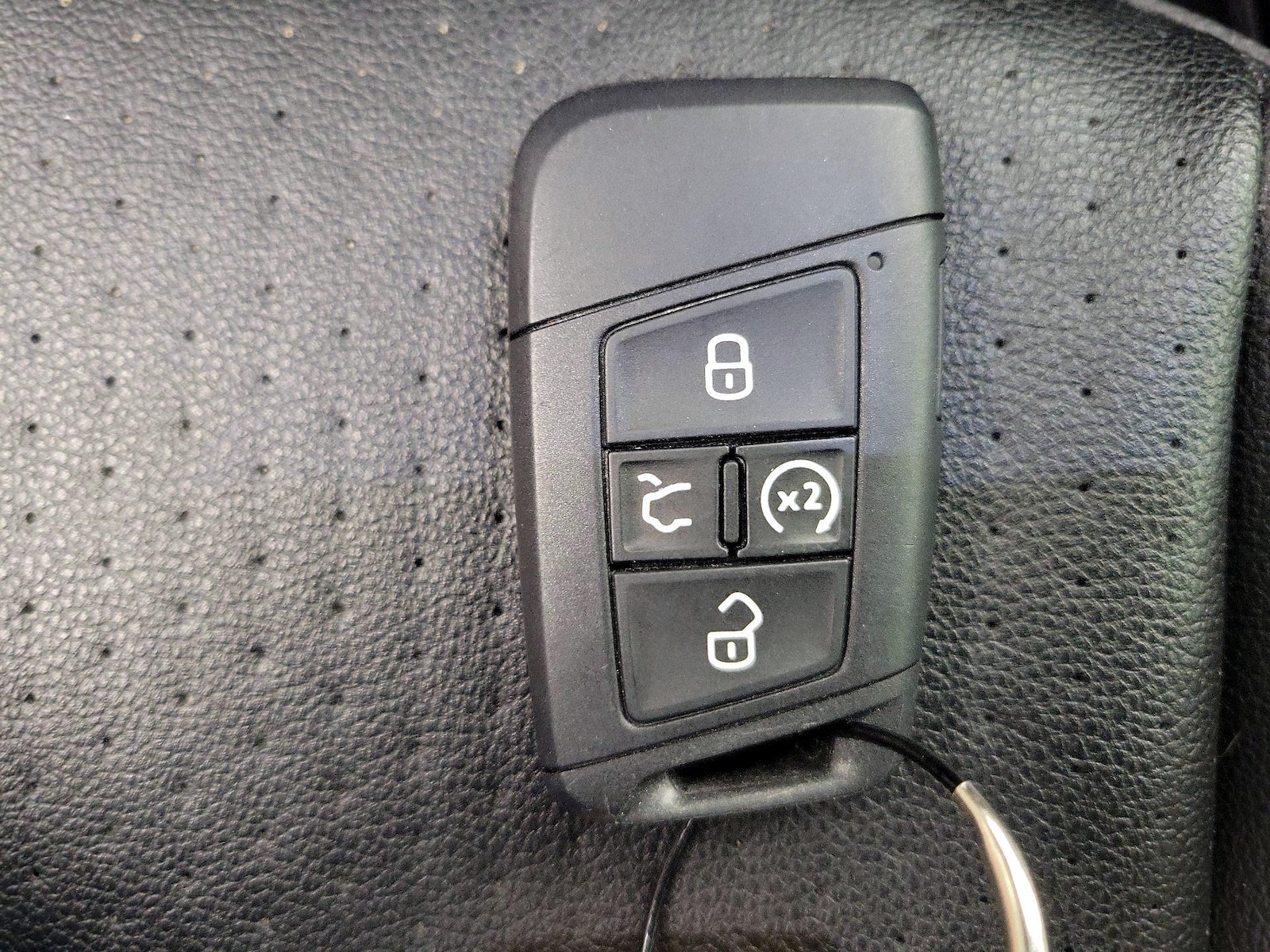 2022 Volkswagen Tiguan SE - Photo 23