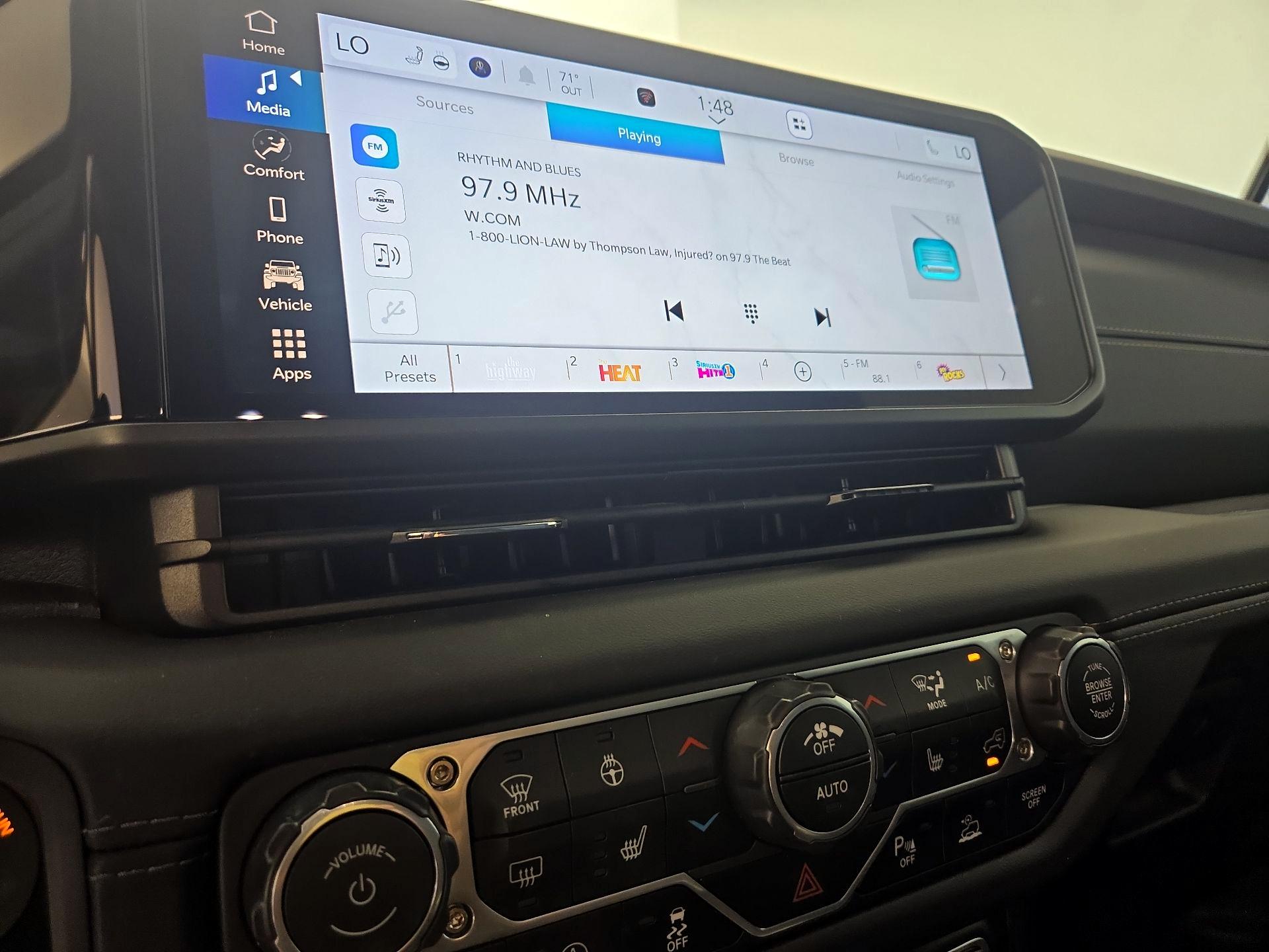 Thumbnail: 2025 Jeep Wrangler - 15