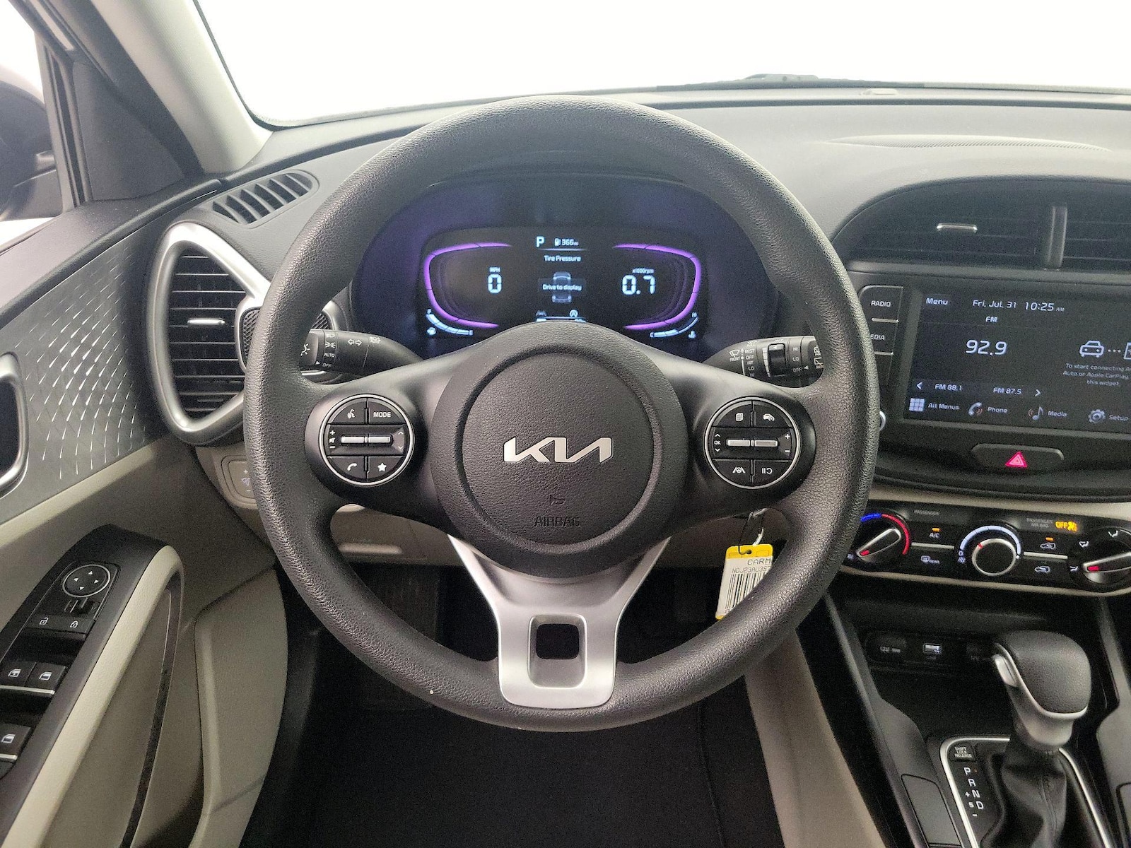 2025 Kia Soul LX - Photo 11