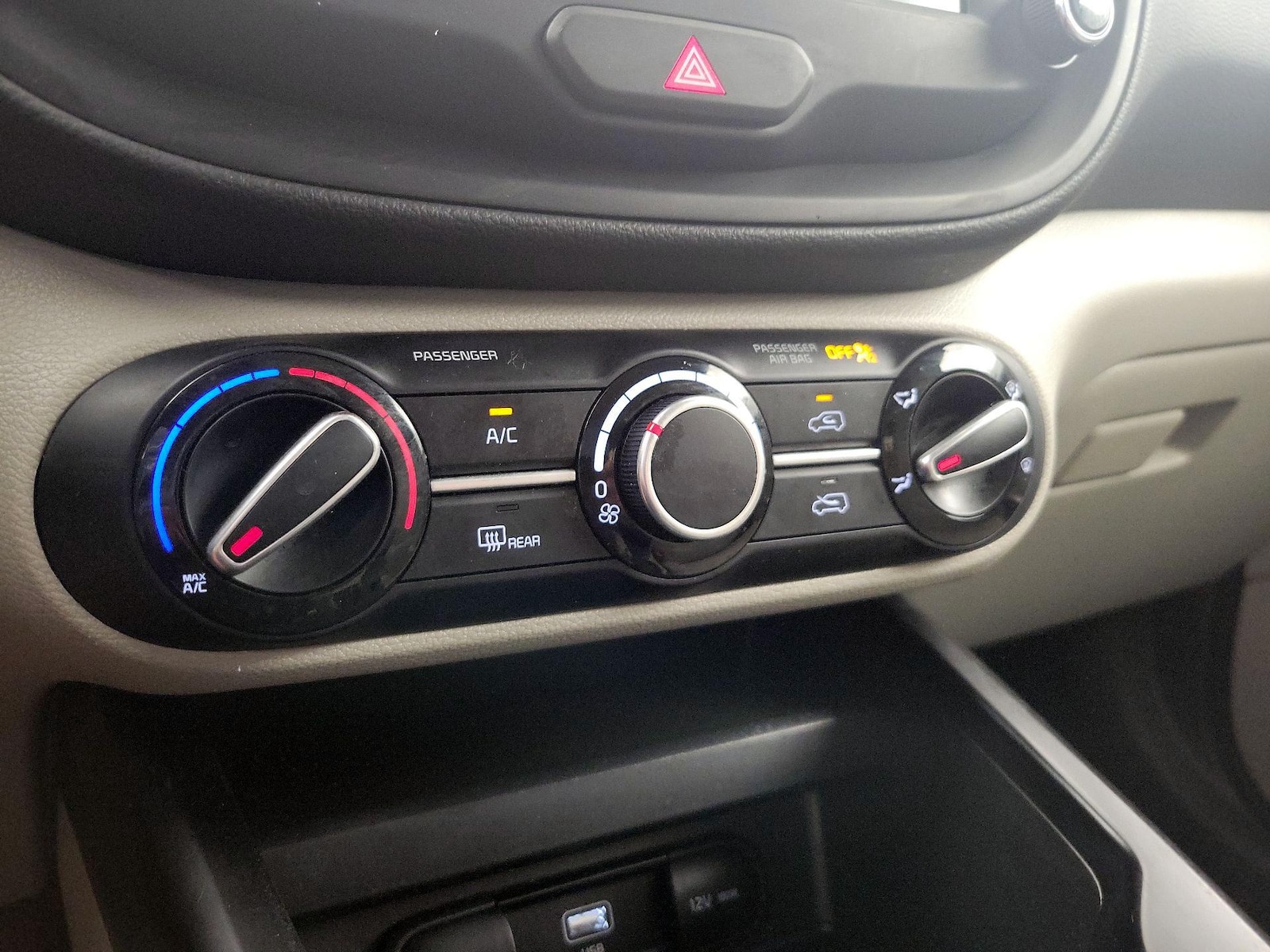 2025 Kia Soul LX - Photo 17
