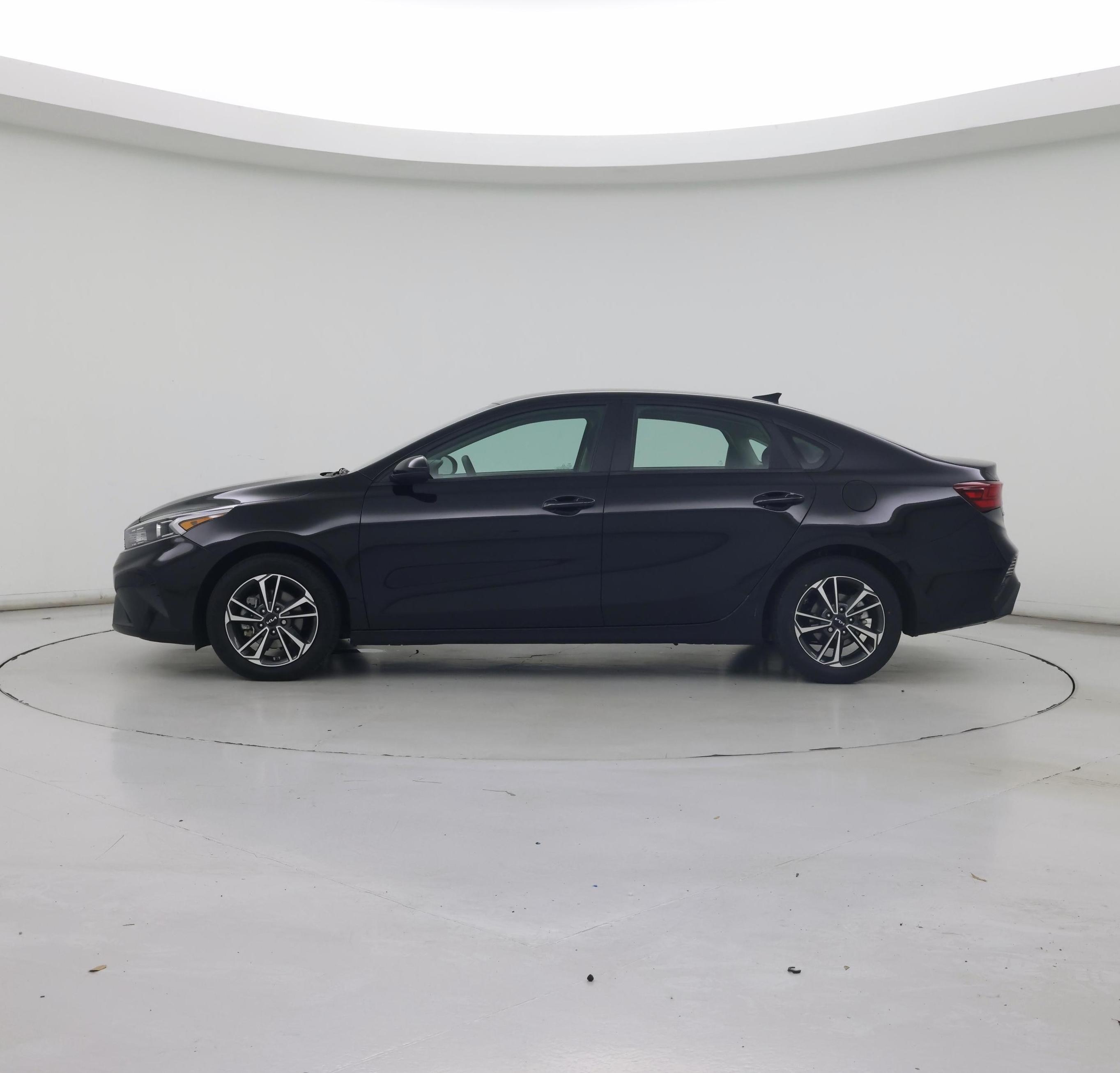 Thumbnail: 2024 Kia Forte - 3