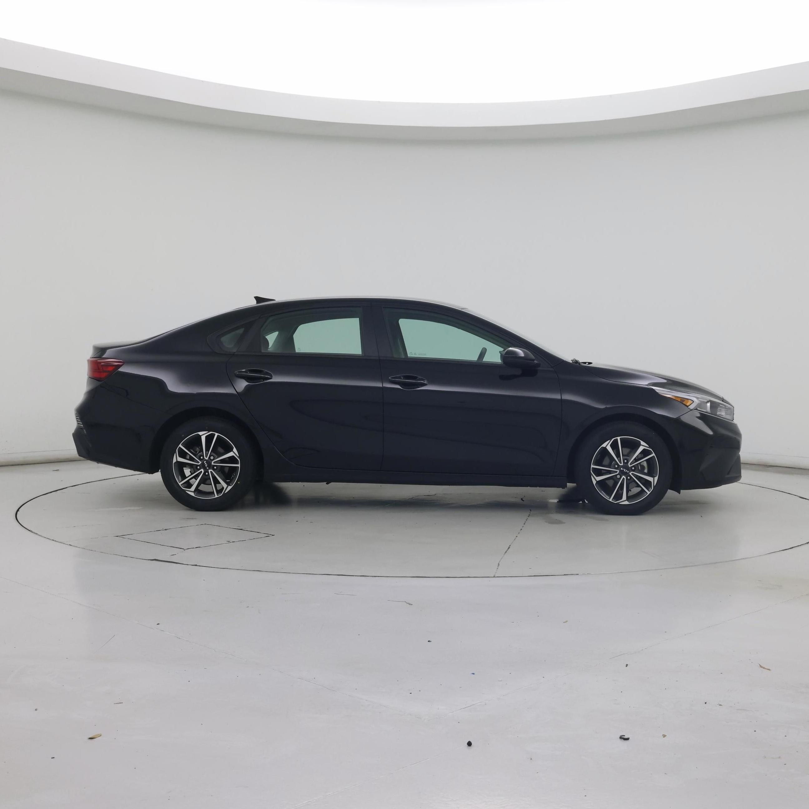Thumbnail: 2024 Kia Forte - 7