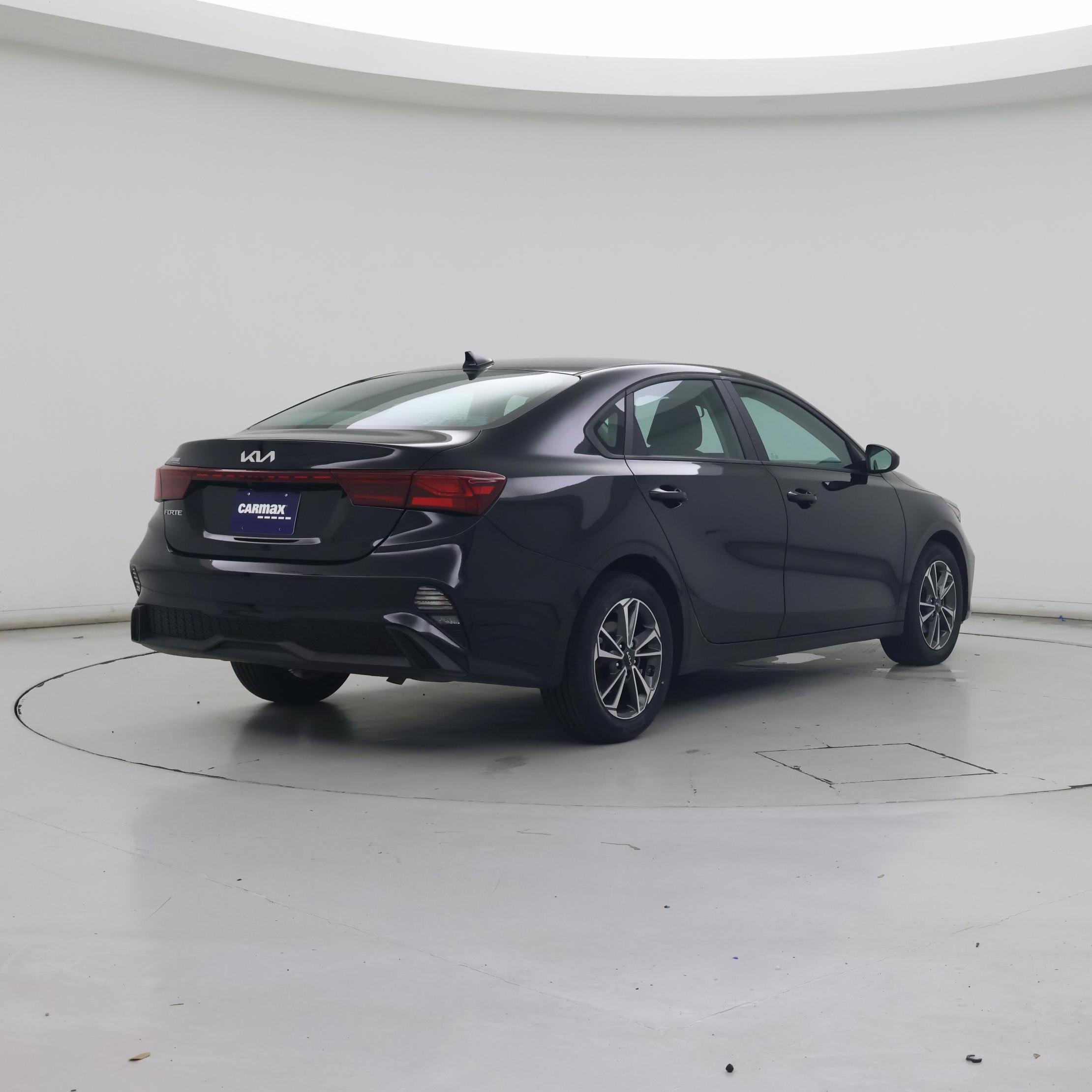 Thumbnail: 2024 Kia Forte - 8