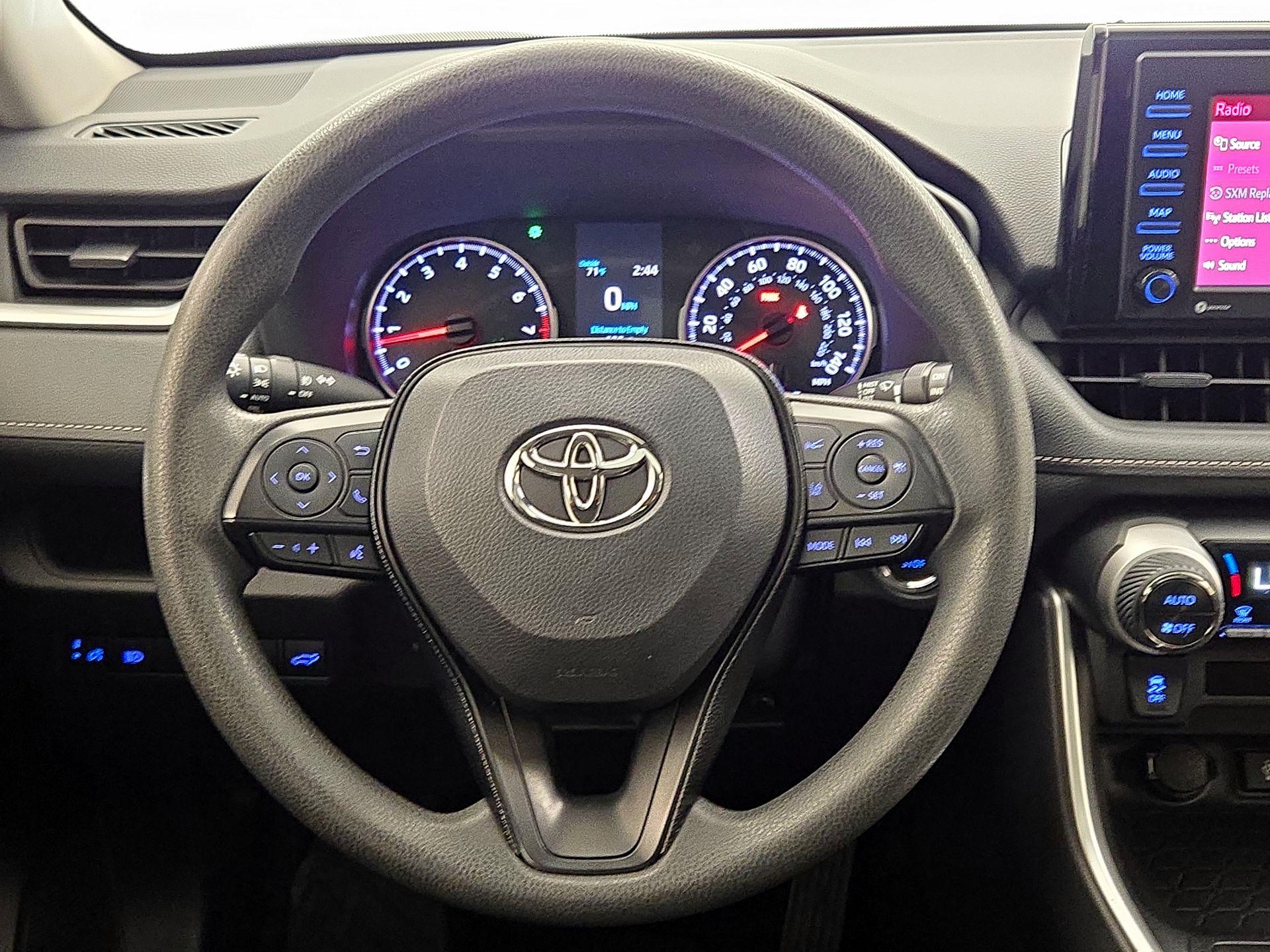 Thumbnail: 2020 Toyota RAV4 - 10
