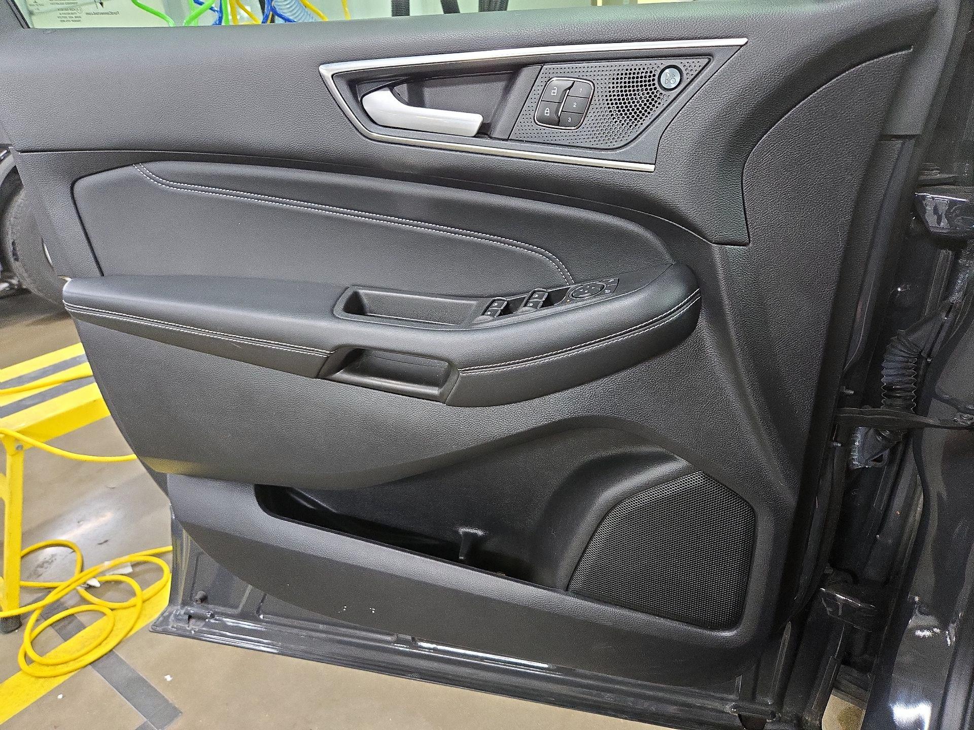 Thumbnail: 2021 Ford Edge - 12
