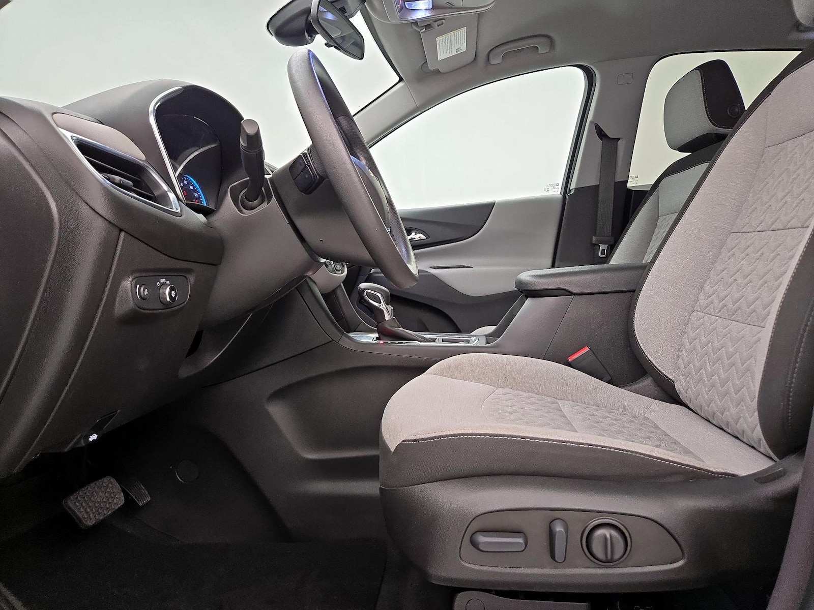 2022 Chevrolet Equinox LT - Photo 12