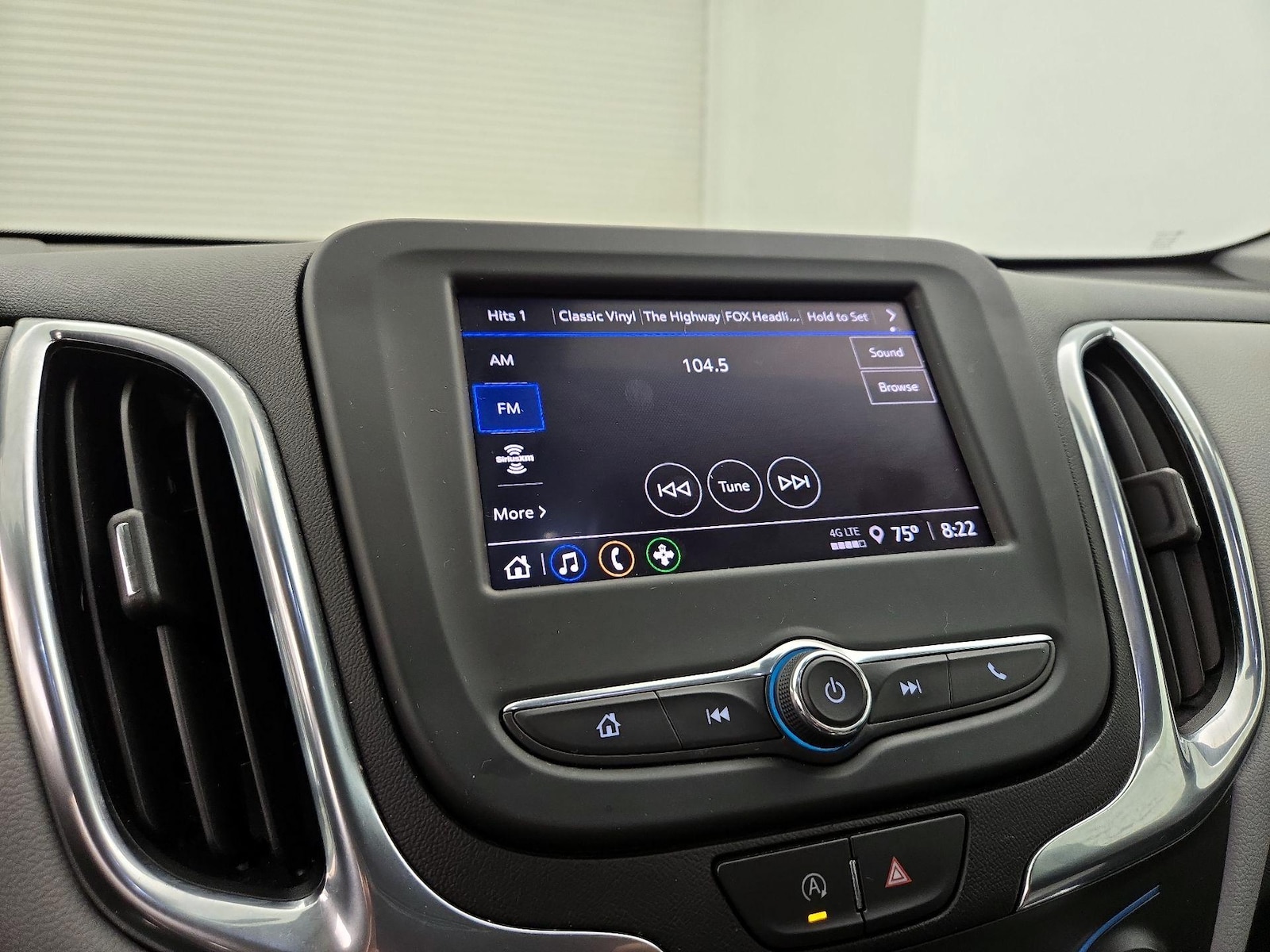 2022 Chevrolet Equinox LT - Photo 16