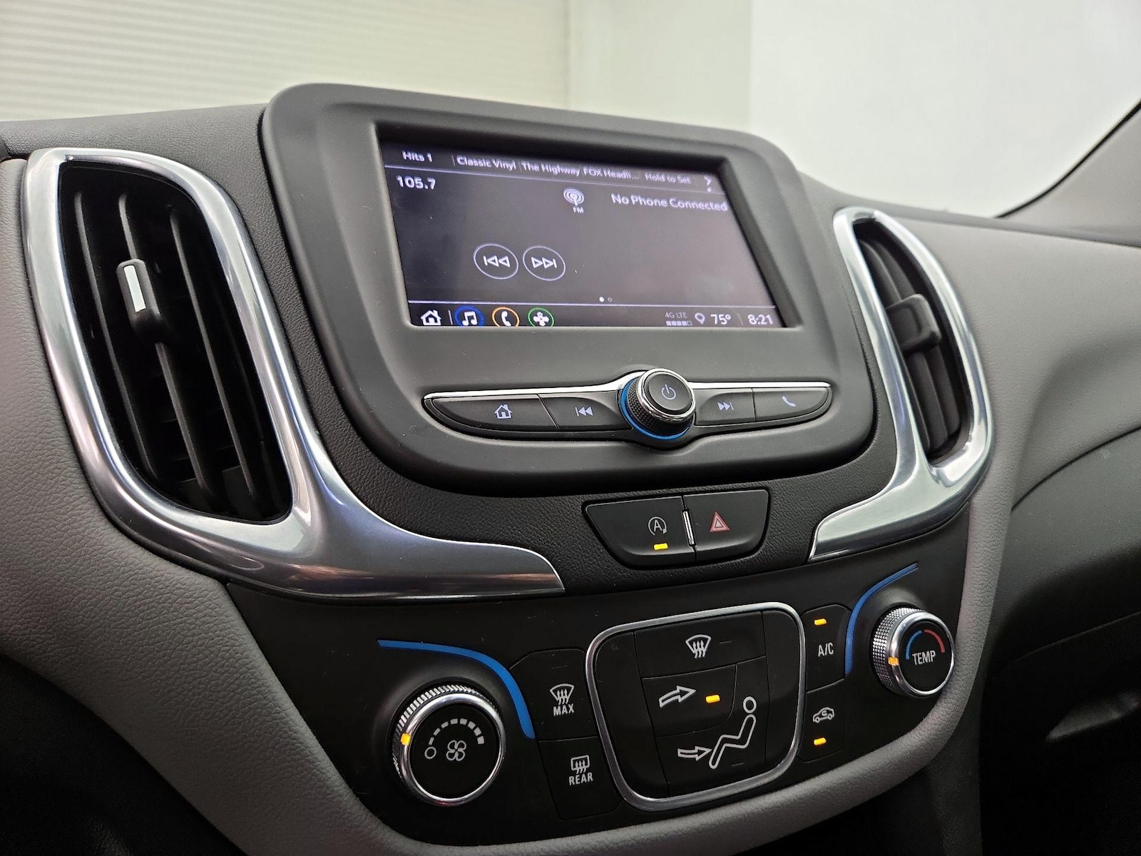 2022 Chevrolet Equinox LT - Photo 17
