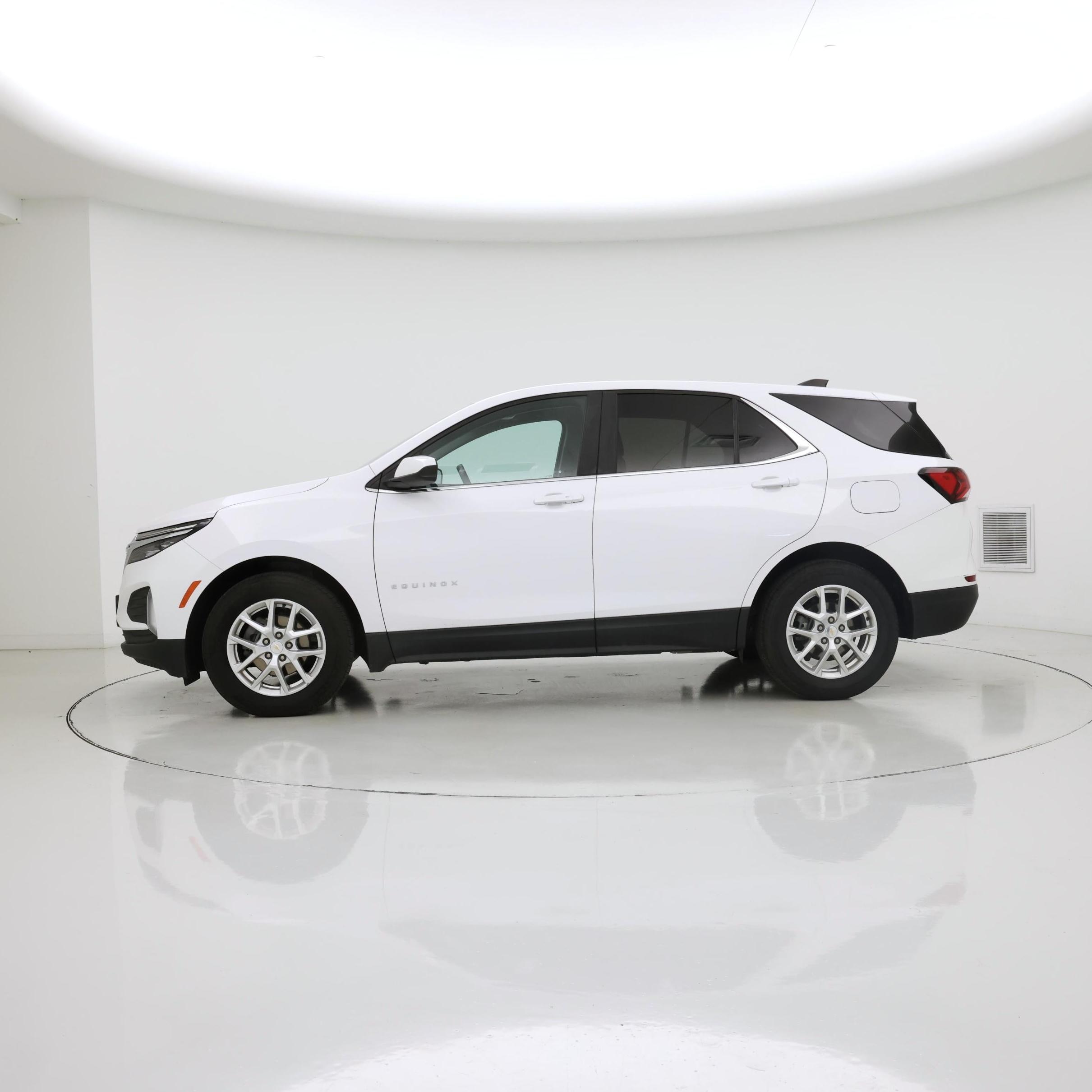 Thumbnail: 2022 Chevrolet Equinox - 3