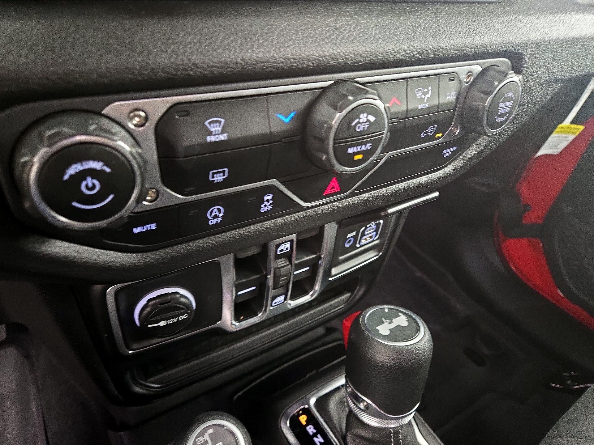 Thumbnail: 2025 Jeep Wrangler - 14