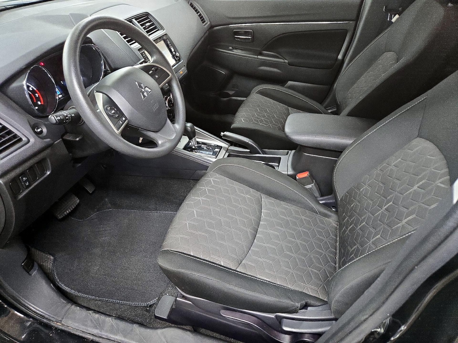2025 Mitsubishi Outlander Sport ES - Photo 12