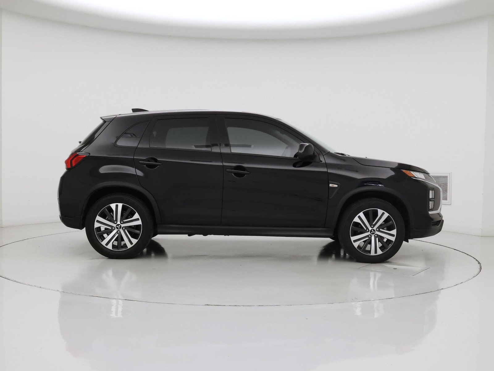 2025 Mitsubishi Outlander Sport ES - Photo 8