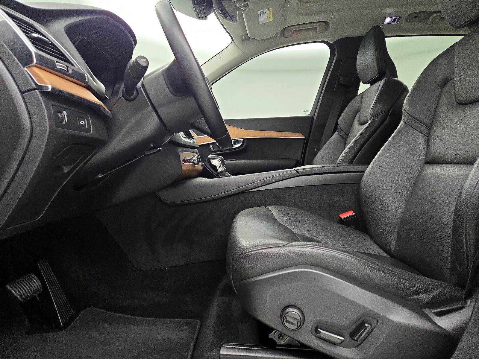 2022 Volvo XC90 Momentum - Photo 12