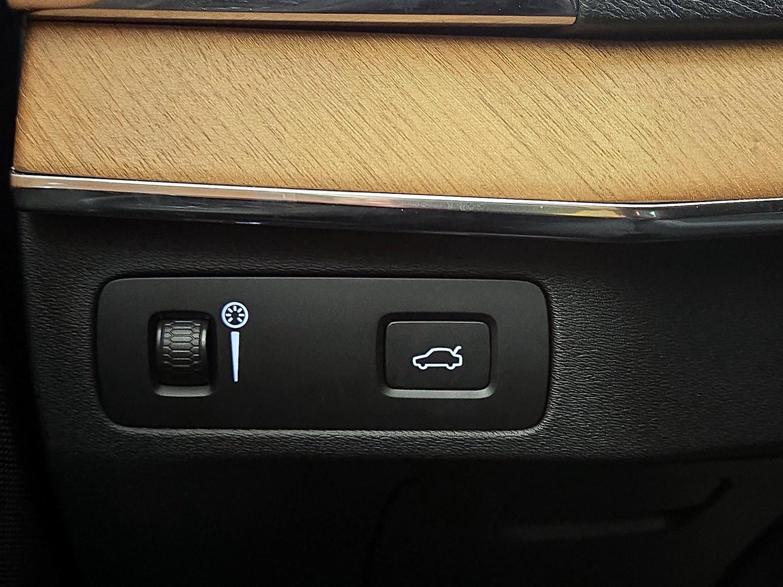 2022 Volvo XC90 Momentum - Photo 14