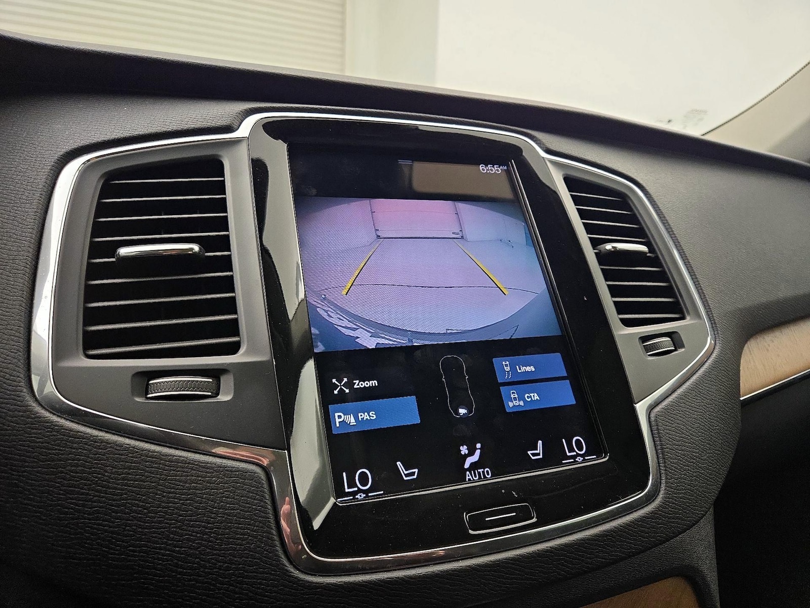 2022 Volvo XC90 Momentum - Photo 16