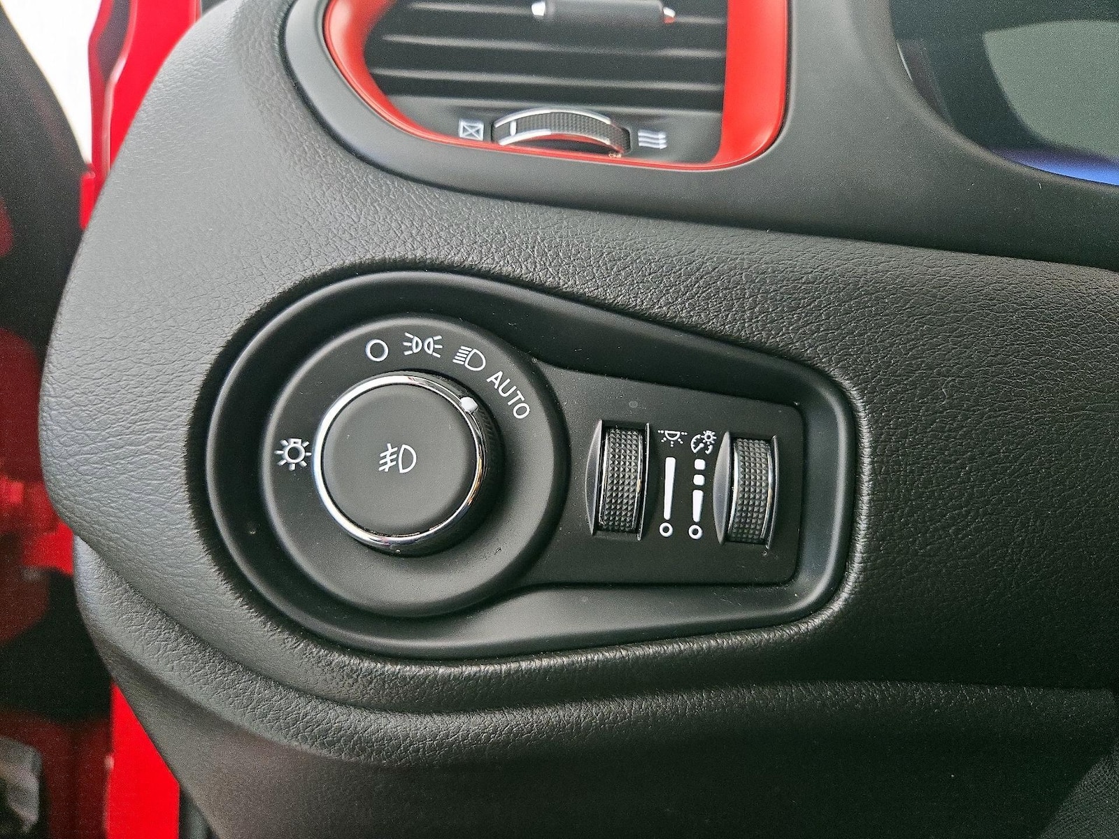 2022 Jeep Renegade Red Edition - Photo 12