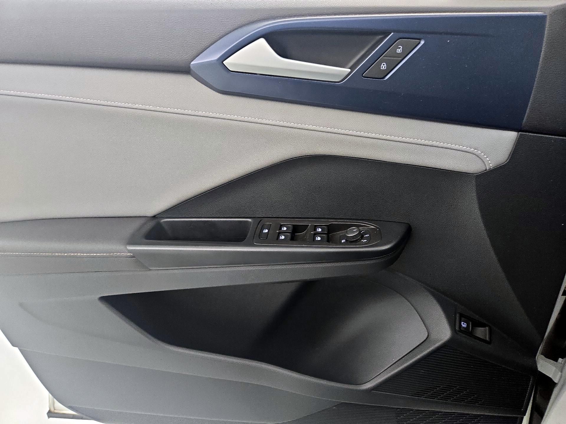 Thumbnail: 2024 Volkswagen Taos - 10