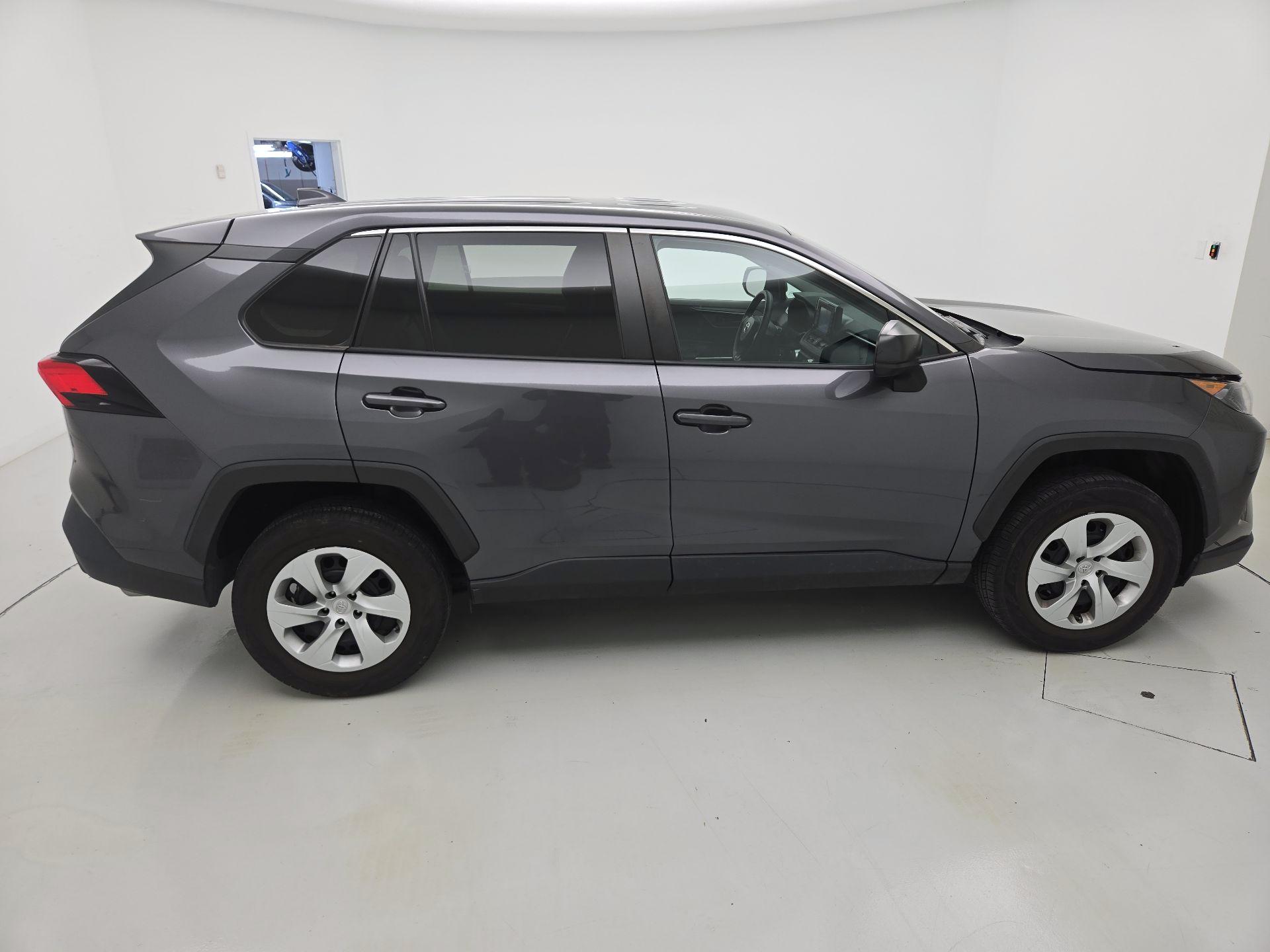 Thumbnail: 2022 Toyota RAV4 - 4