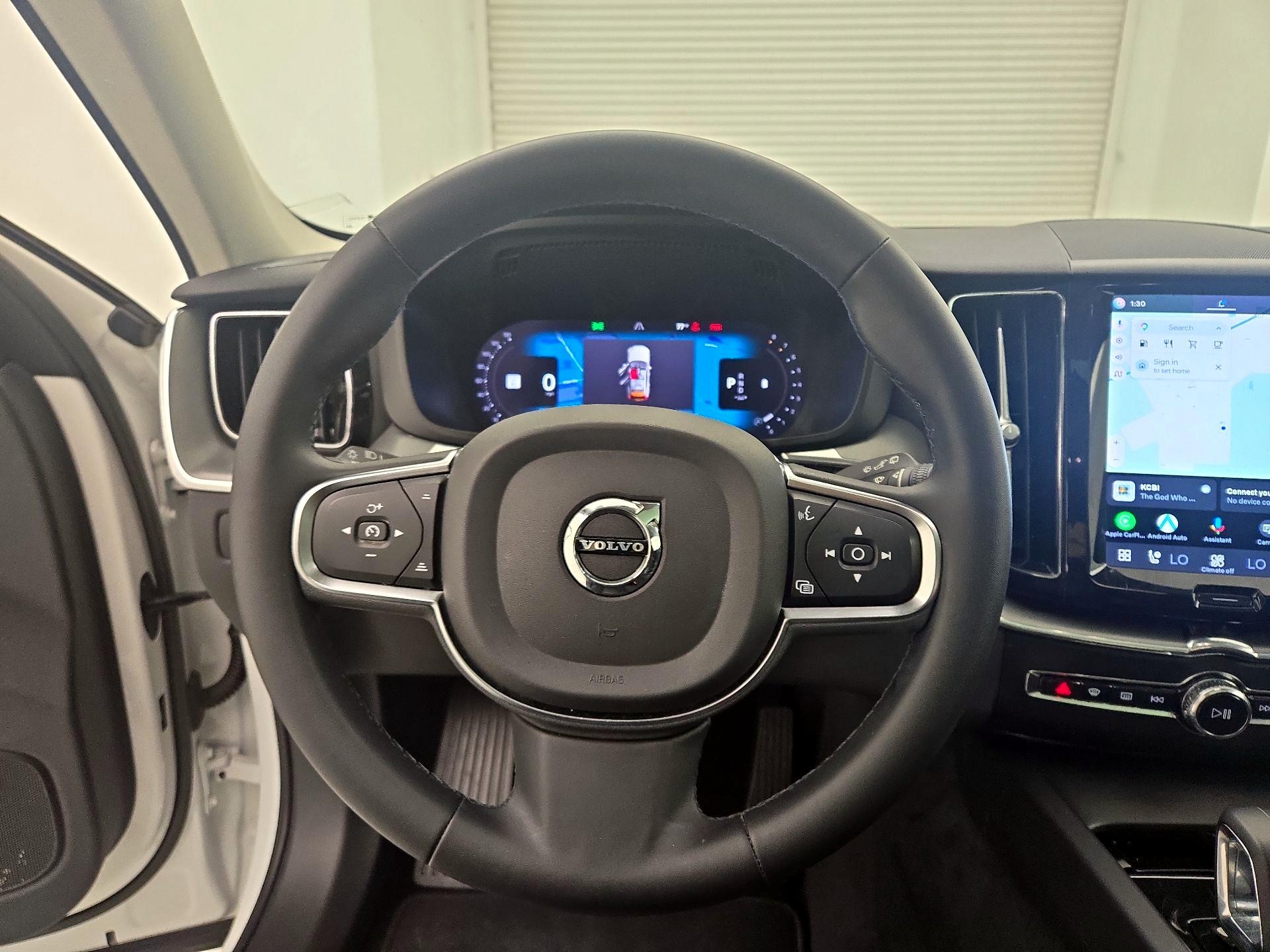 Thumbnail: 2023 Volvo XC60 - 10