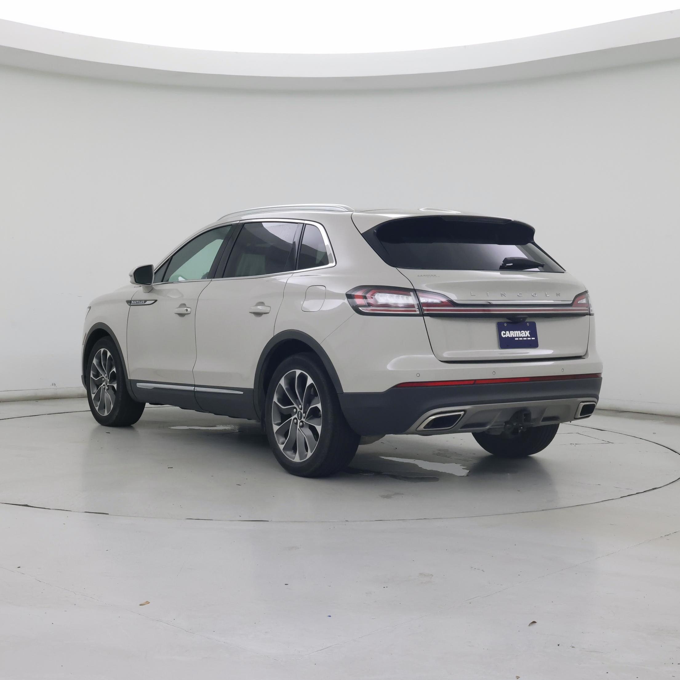 Thumbnail: 2023 Lincoln Nautilus - 2