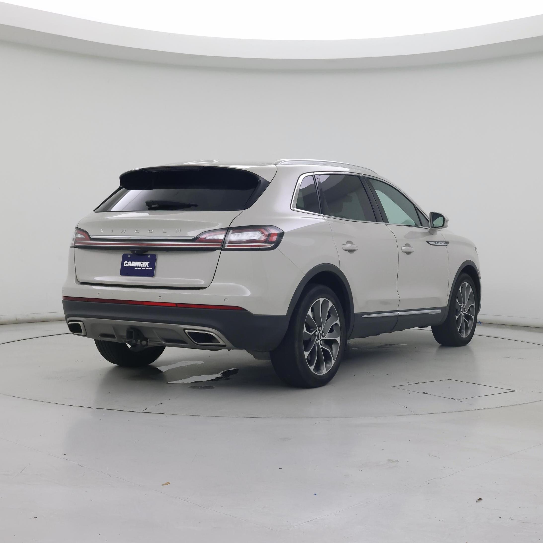 Thumbnail: 2023 Lincoln Nautilus - 8