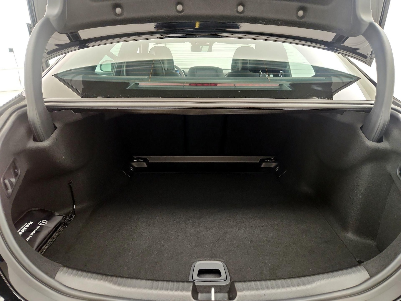 2025 Mercedes-Benz C-Class Sedan C 300 - Photo 23